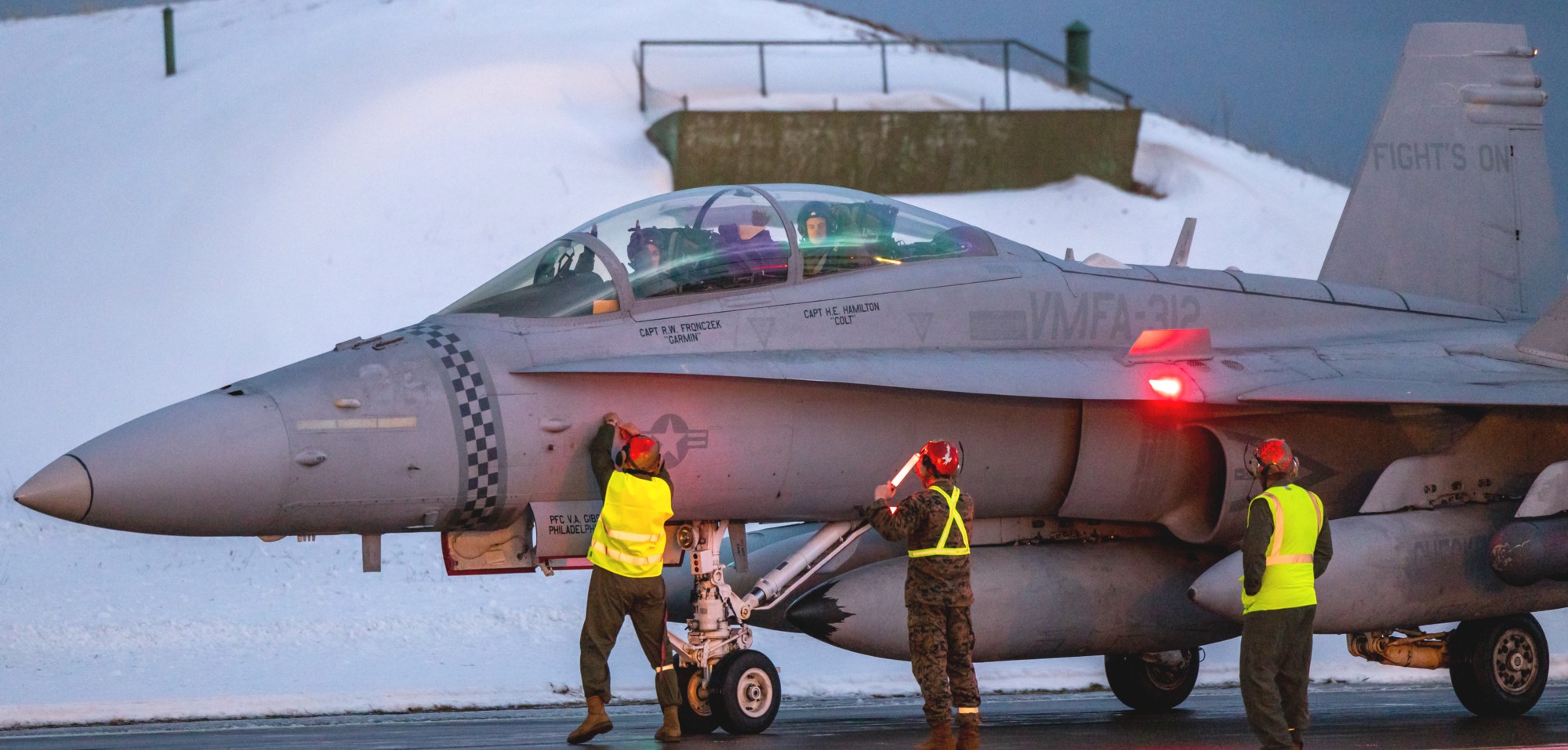 vmfa-312 checkerboards marine fighter attack squadron f/a-18d hornet 210