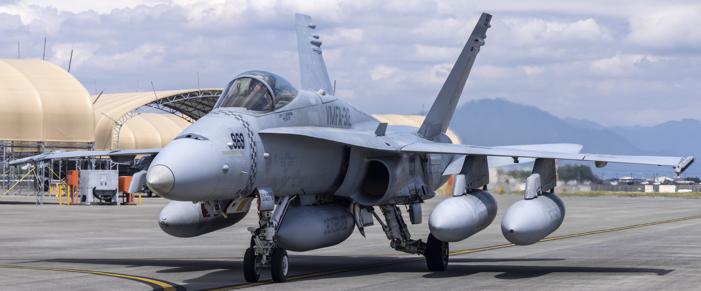 vmfa-312 checkerboards marine fighter attack squadron f/a-18c hornet mcas iwakuni japan 2024 232