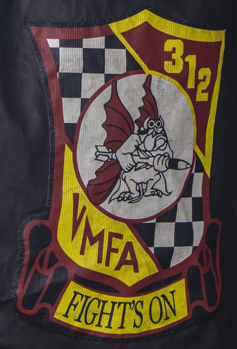 vmfa-312 checkerboards insignia crest patch badge marine fighter attack squadron usmc 03cr