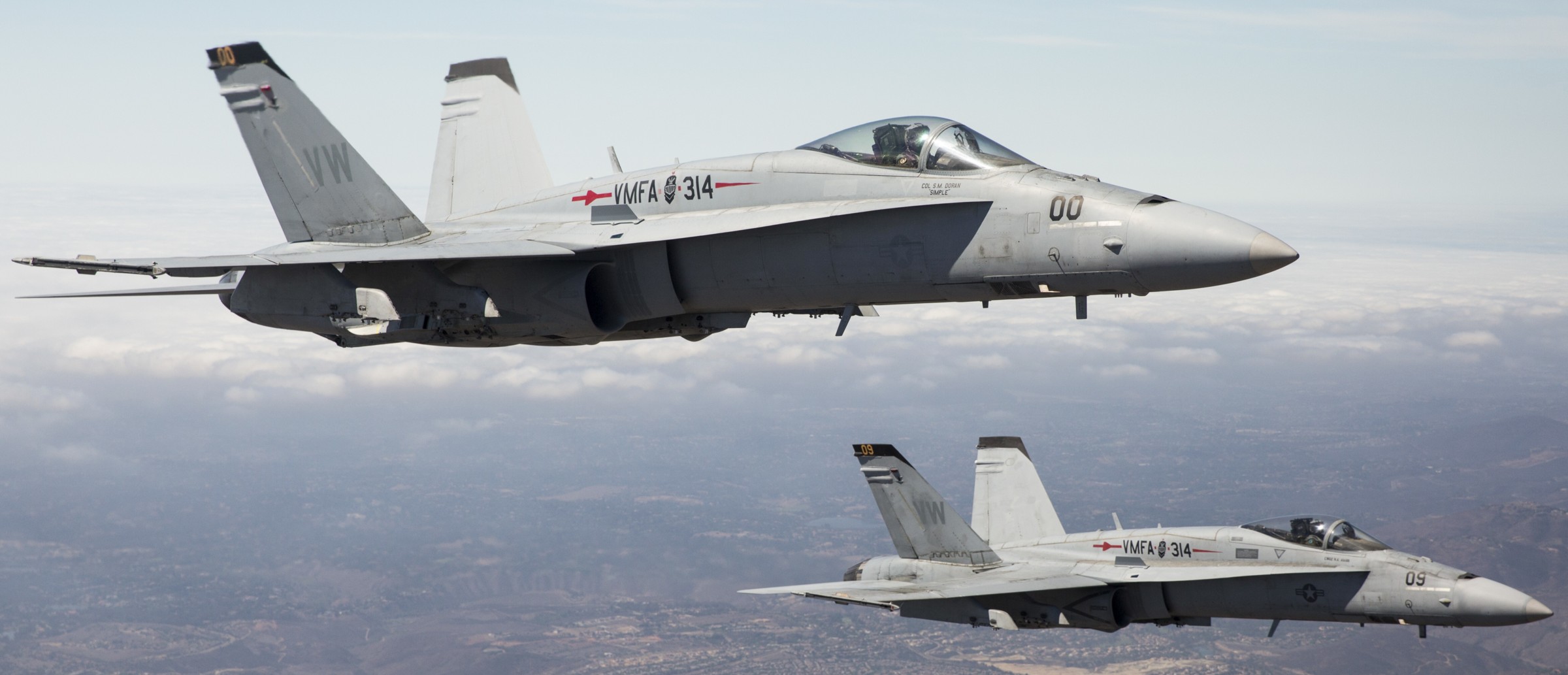 vmfa-314 black knights marine fighter attack squadron f/a-18a hornet 128