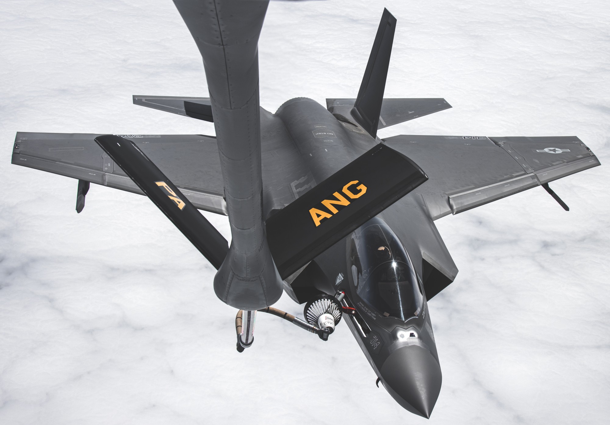 vmfa-314 black knights marine fighter attack squadron f-35c lightning ii inflight refueling 160