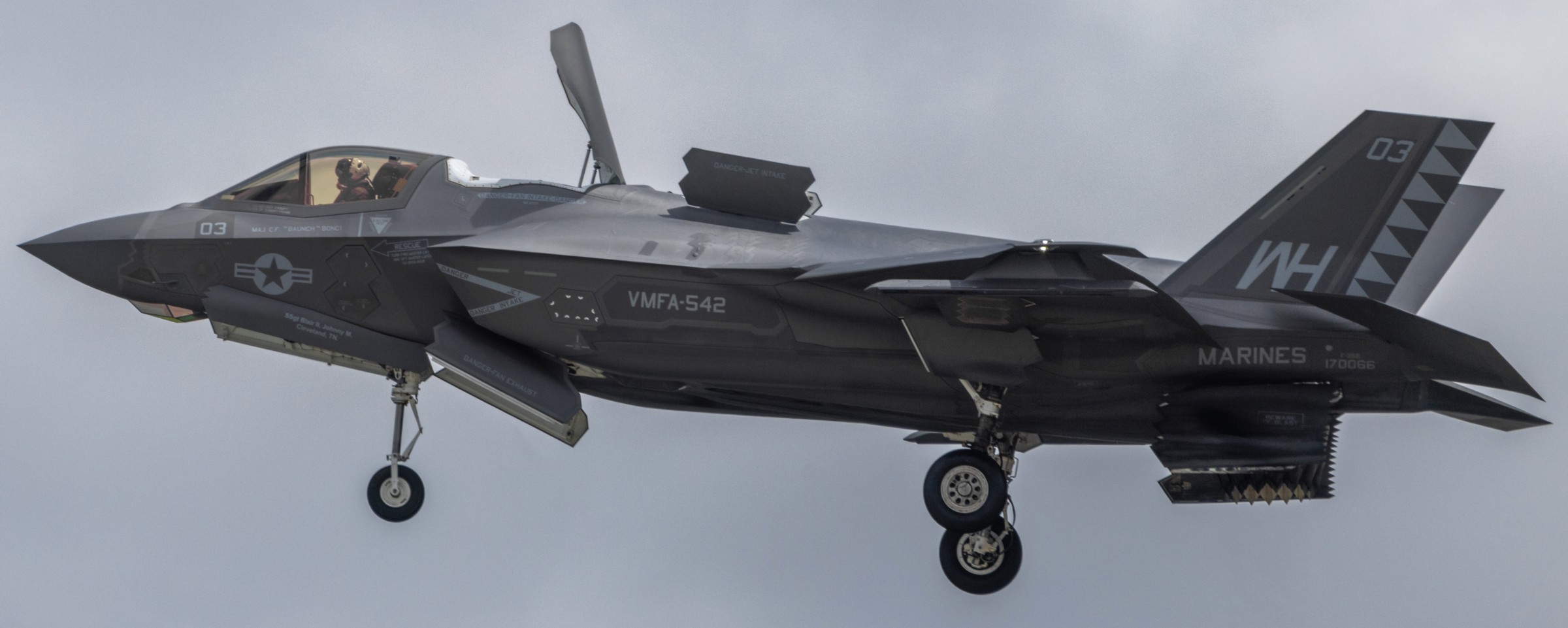 vmfa-542 tigers marine fighter attack squadron f-35b lightning ii hovering 44