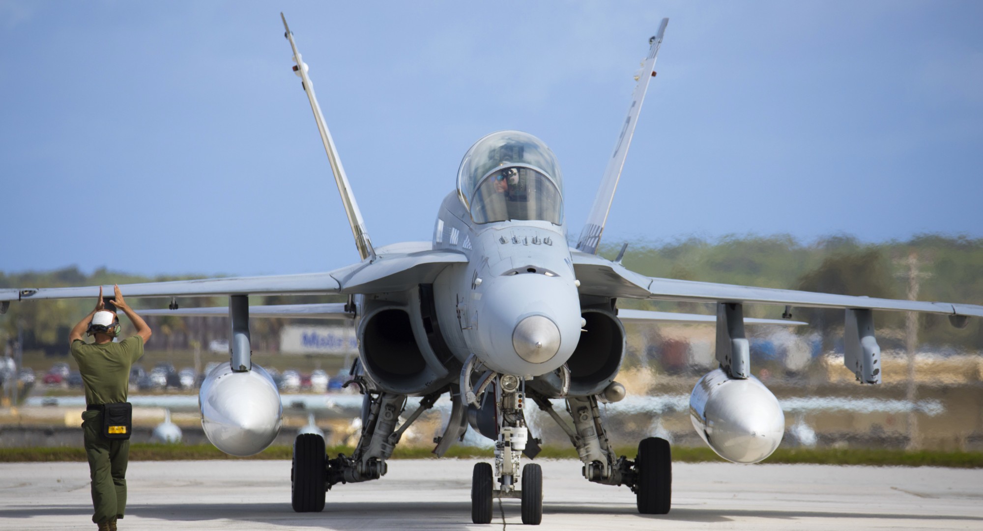 vmfa(aw)-533 hawks marine fighter attack squadron f/a-18d hornet 117