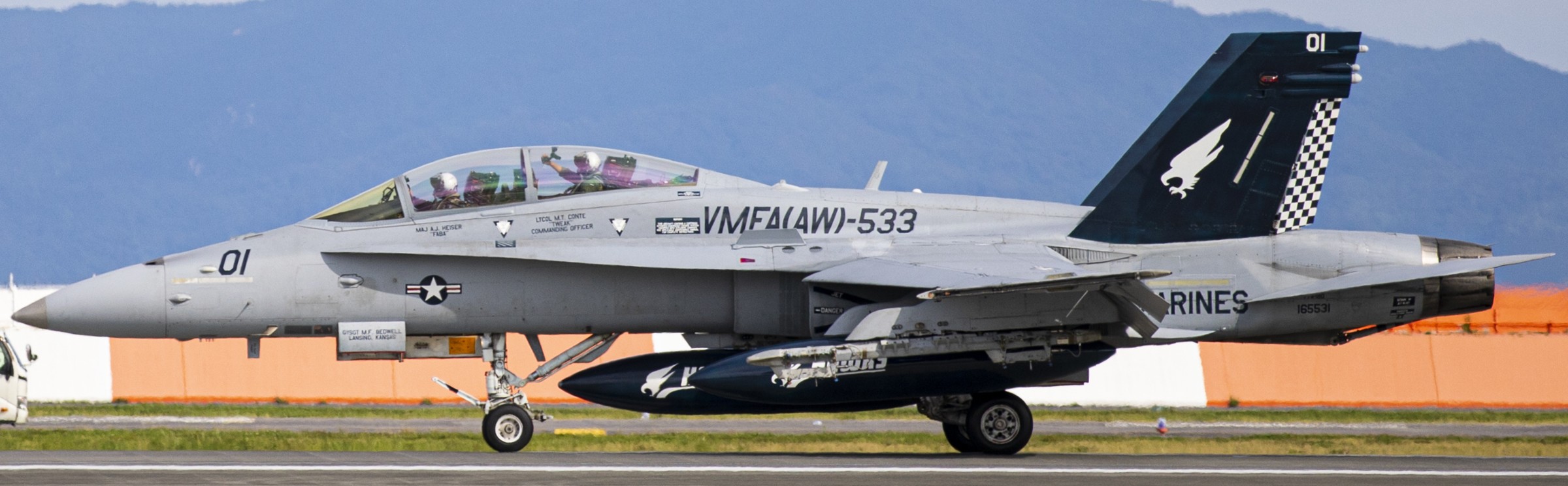 vmfa(aw)-533 hawks marine fighter attack squadron f/a-18d hornet mcas iwakuni japan 2022 130