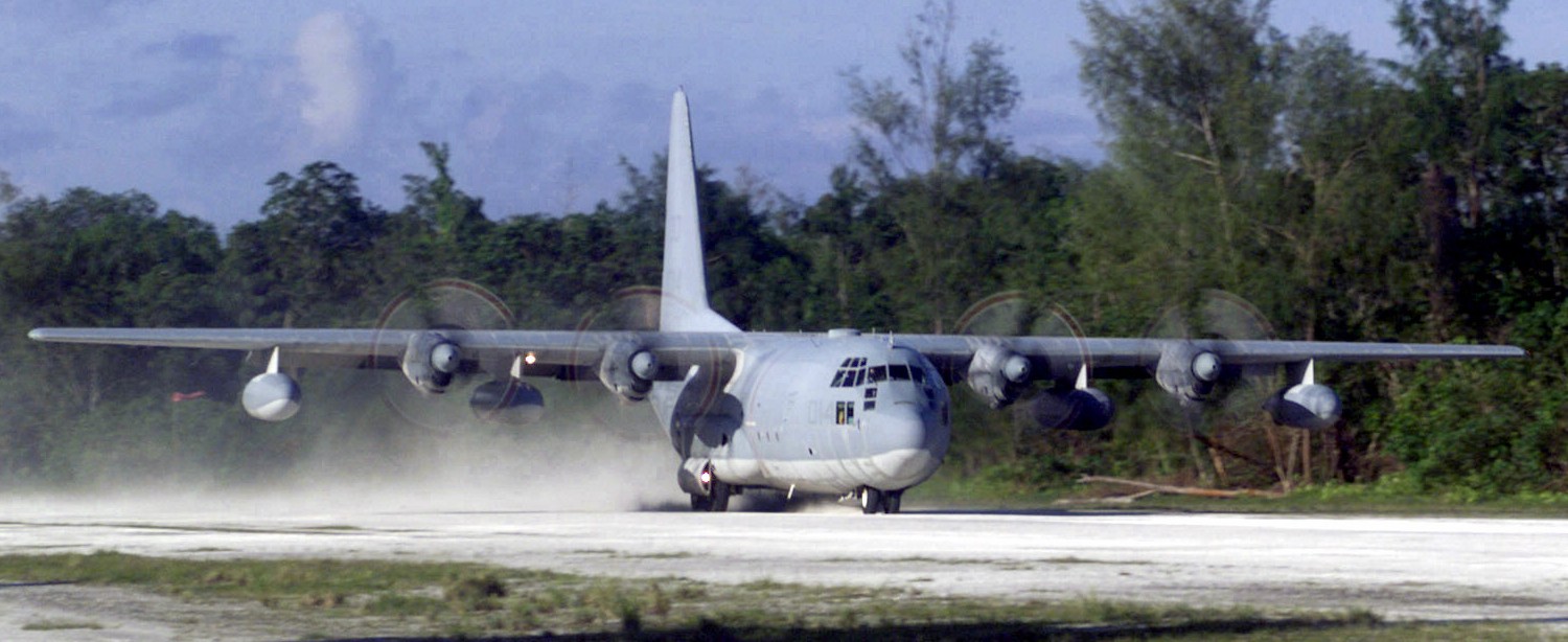 vmgr-152 sumos marine aerial refueler transport squadron kc-130r hercules usmc kaneohe bay hawaii 2001