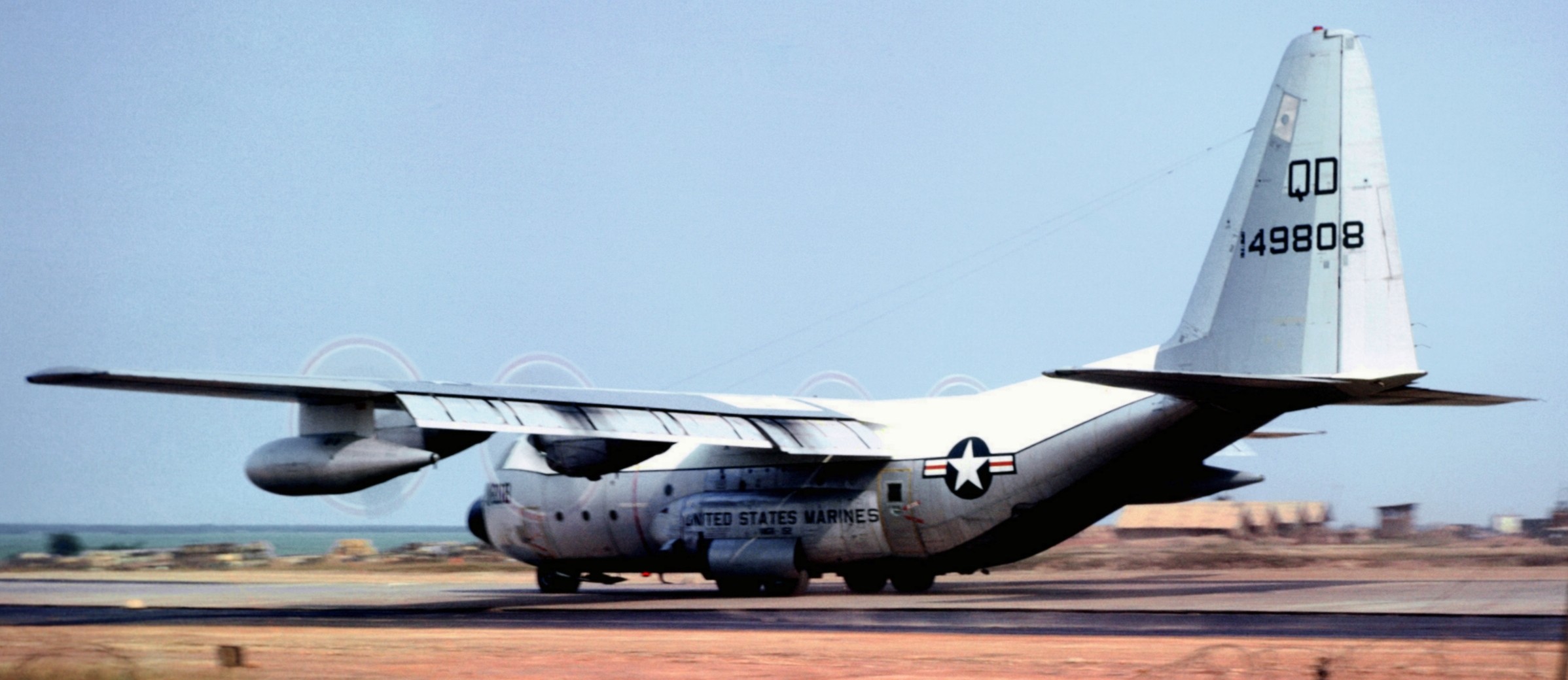 vmgr-152 sumos marine aerial refueler transport squadron kc-130f hercules usmc 11