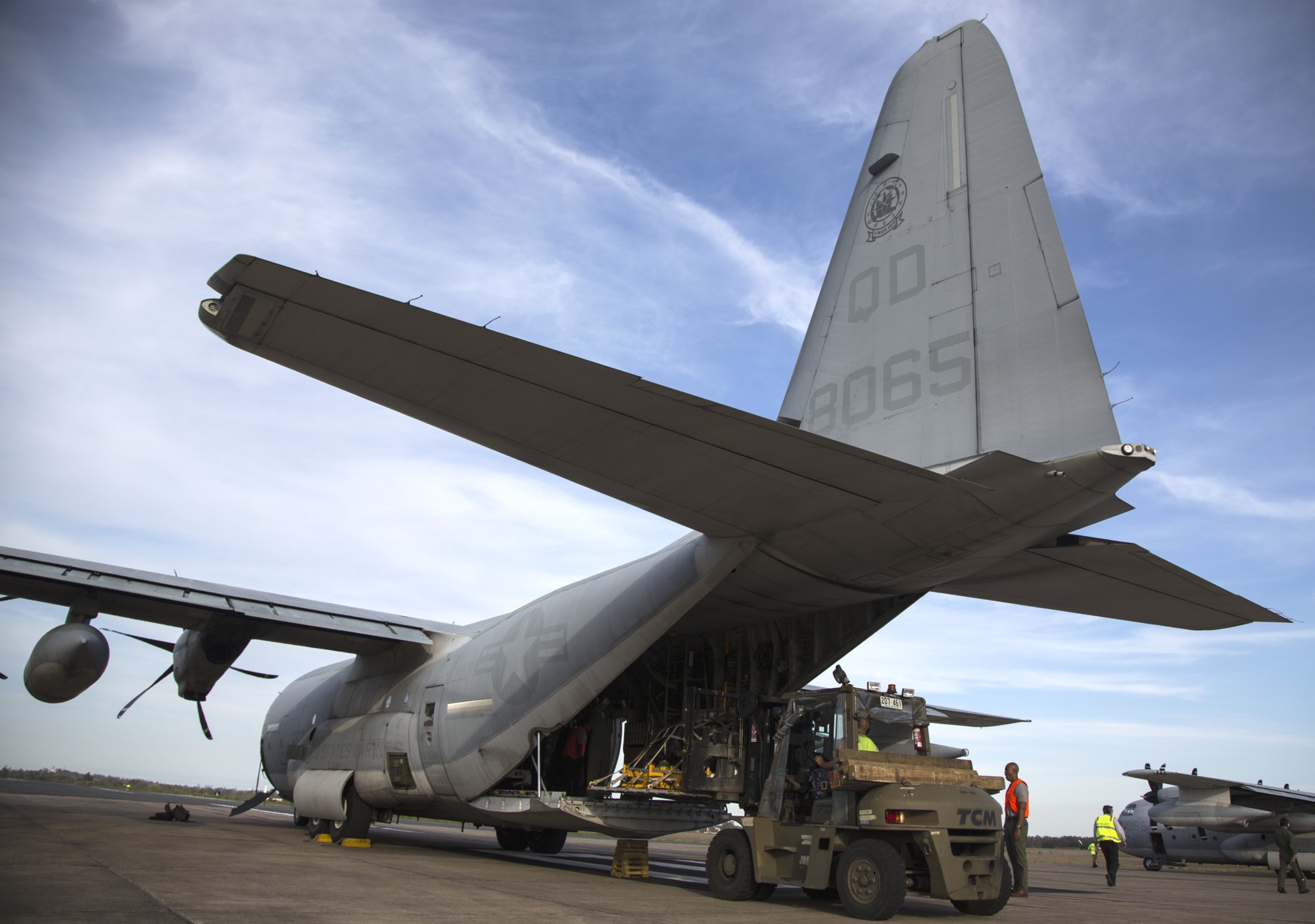 vmgr-152 sumos marine aerial refueler transport squadron kc-130j super hercules usmc raaf base amberley australia 27