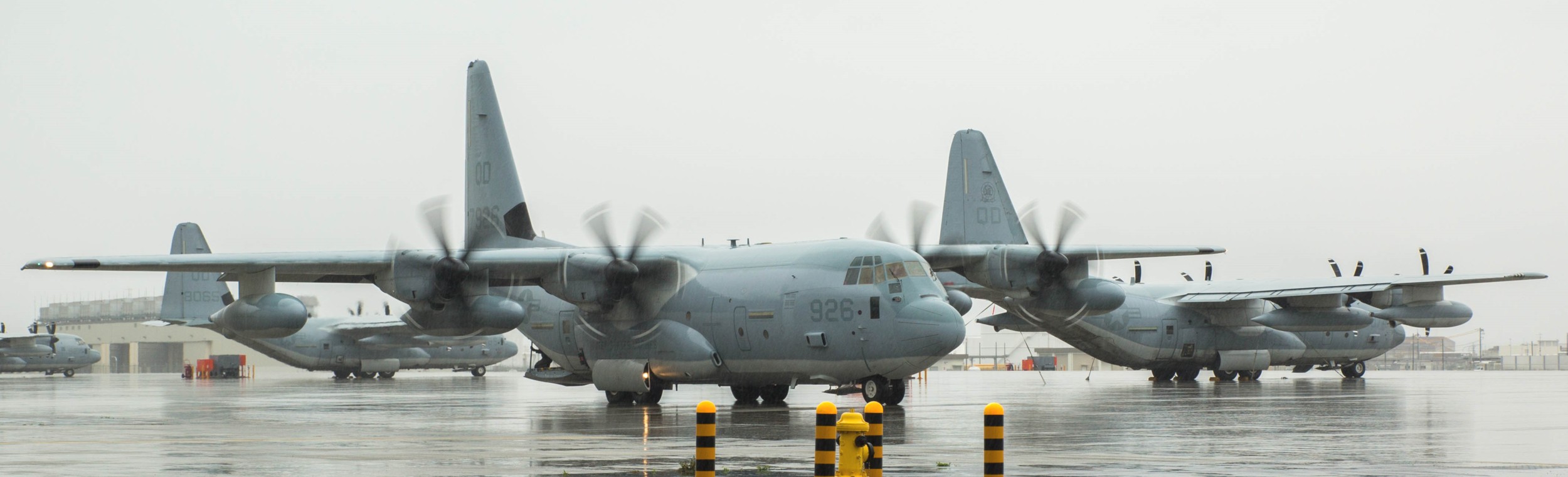 vmgr-152 sumos marine aerial refueler transport squadron kc-130j super hercules usmc 37