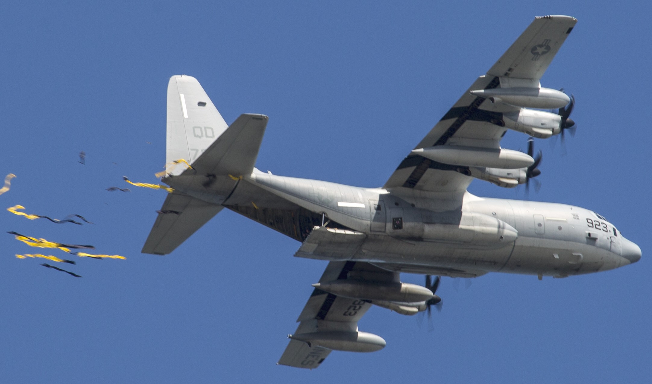 vmgr-152 sumos marine aerial refueler transport squadron kc-130j super hercules usmc 40