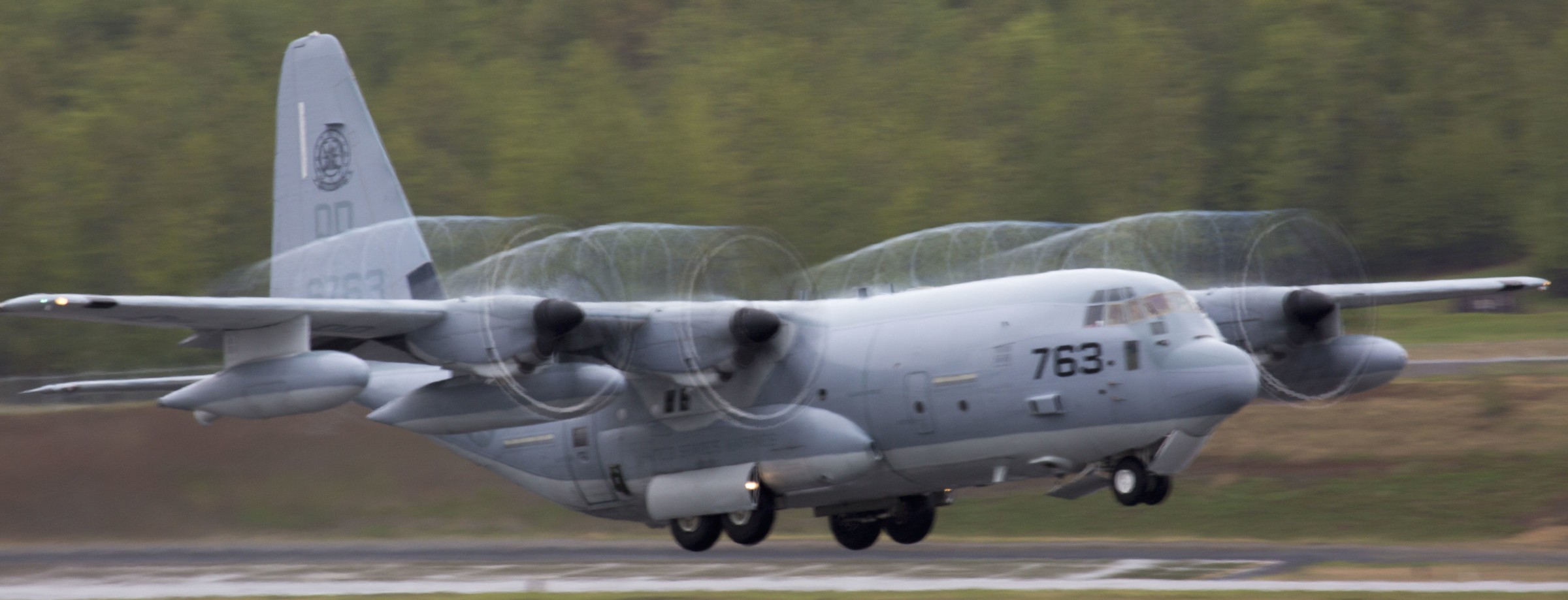 vmgr-152 sumos marine aerial refueler transport squadron kc-130j super hercules usmc 42