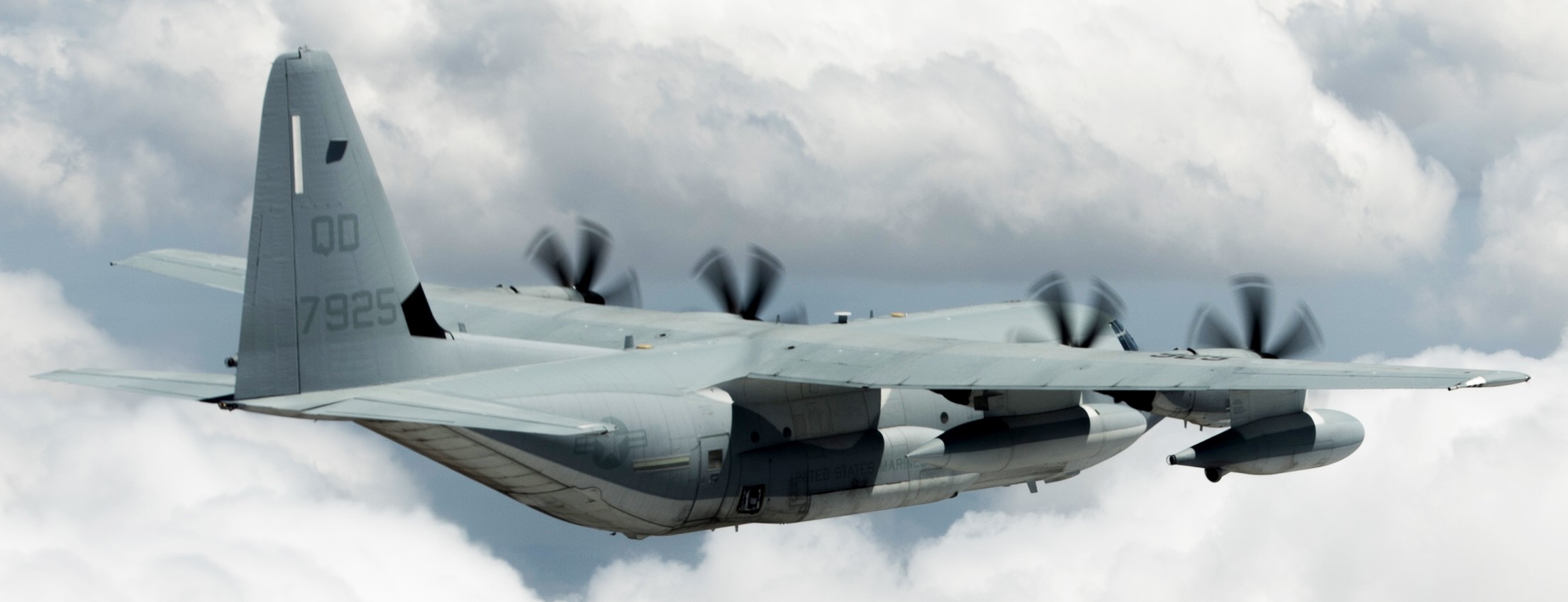 vmgr-152 sumos marine aerial refueler transport squadron kc-130j super hercules usmc australia 52