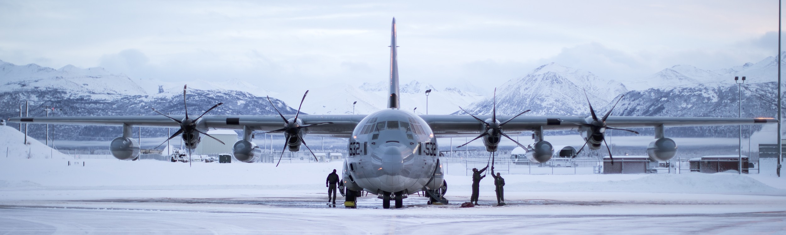 vmgr-152 sumos marine aerial refueler transport squadron kc-130j super hercules usmc 81