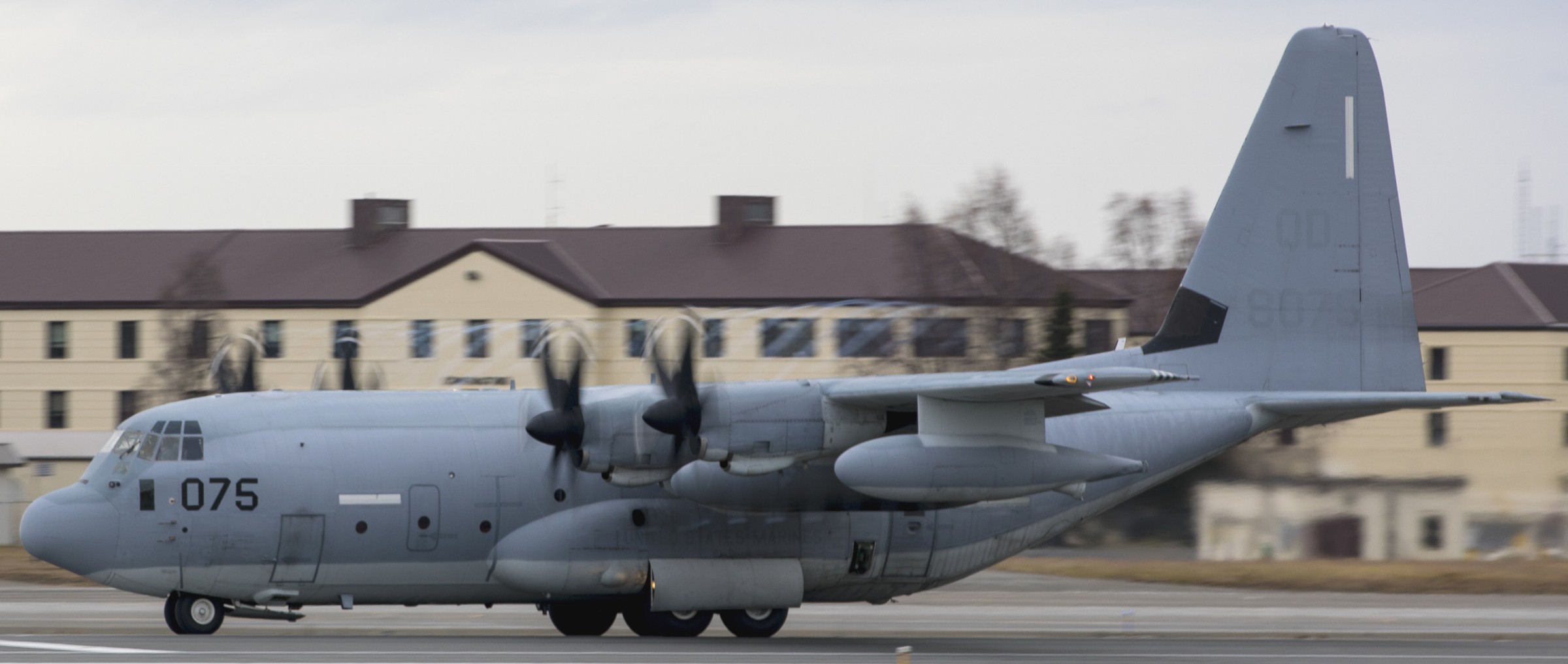 vmgr-152 sumos marine aerial refueler transport squadron kc-130j super hercules usmc 94