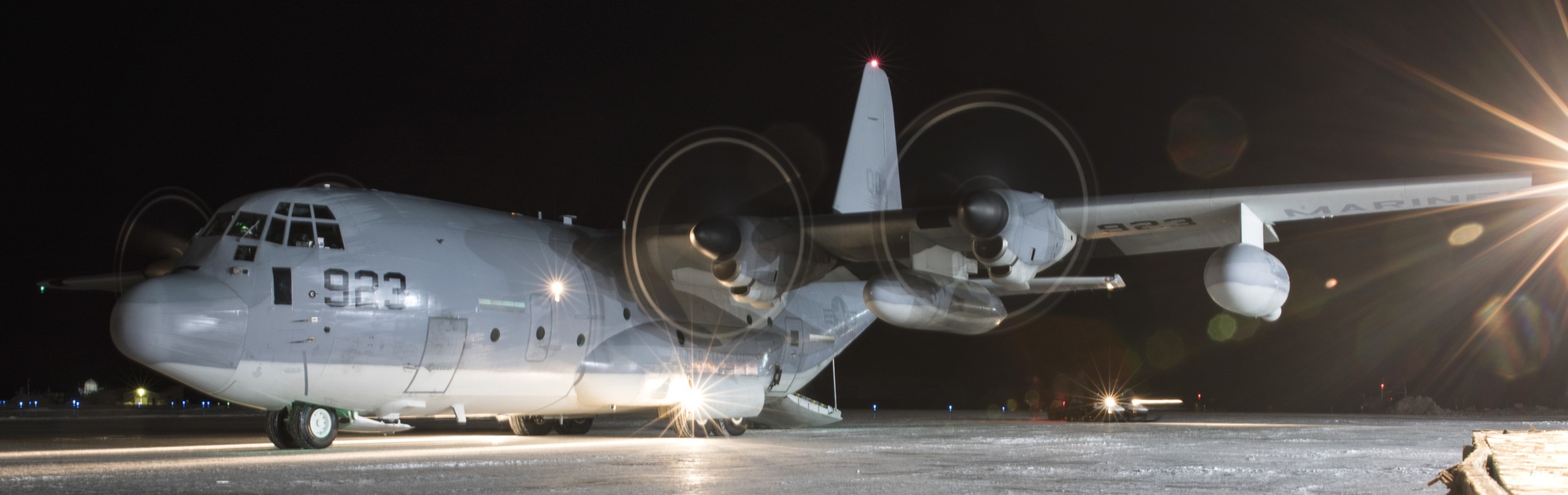 vmgr-152 sumos marine aerial refueler transport squadron kc-130j super hercules usmc 95