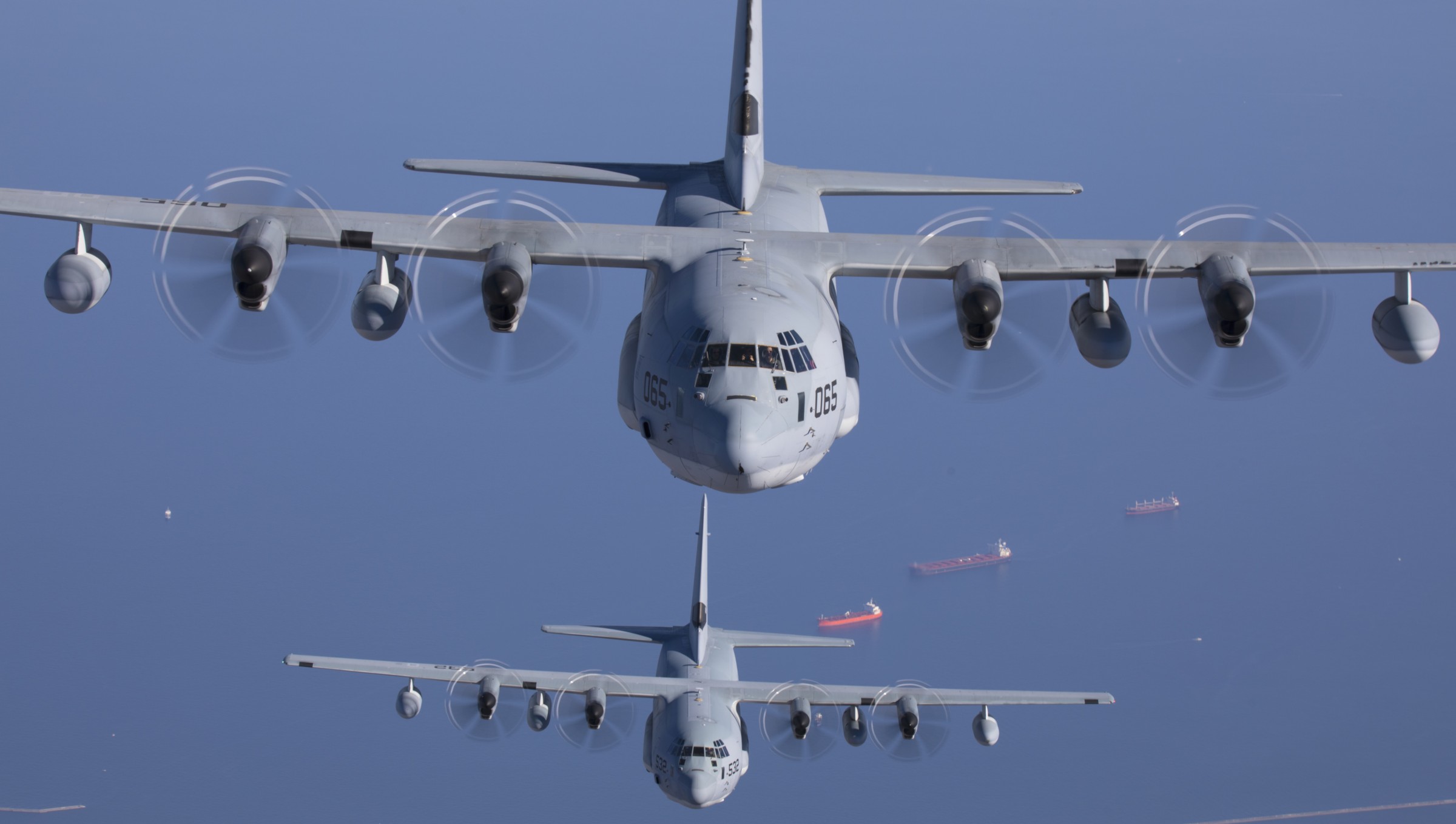 vmgr-152 sumos marine aerial refueler transport squadron kc-130j super hercules usmc 98