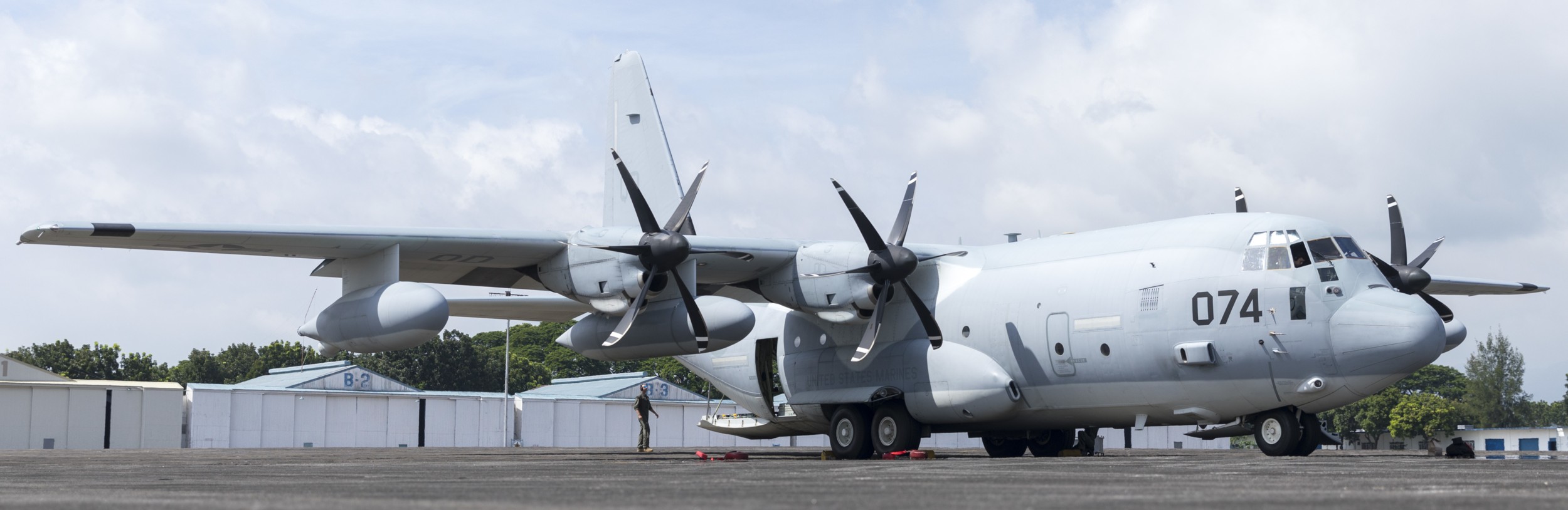 vmgr-152 sumos marine aerial refueler transport squadron kc-130j super hercules clark air base philippines 105 