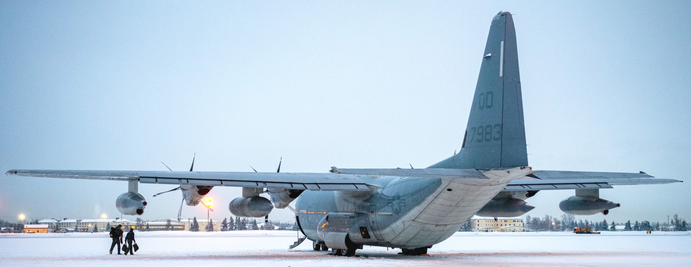 vmgr-152 sumos marine aerial refueler transport squadron kc-130j super hercules usmc 107