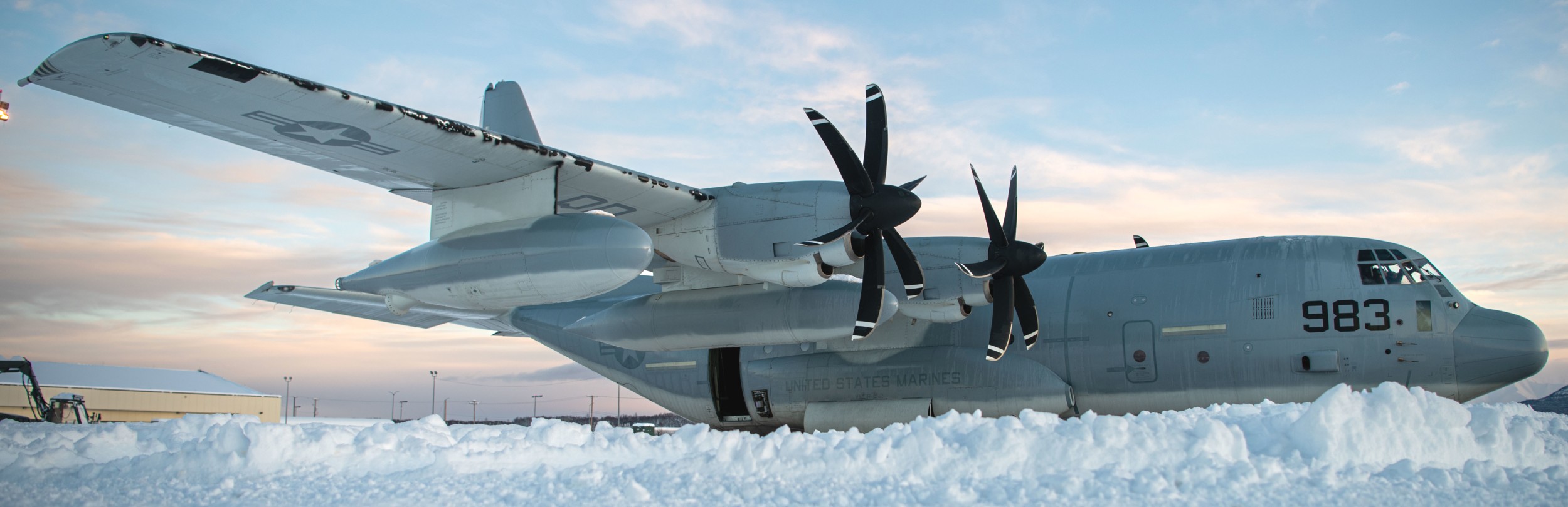 vmgr-152 sumos marine aerial refueler transport squadron kc-130j super hercules usmc 109