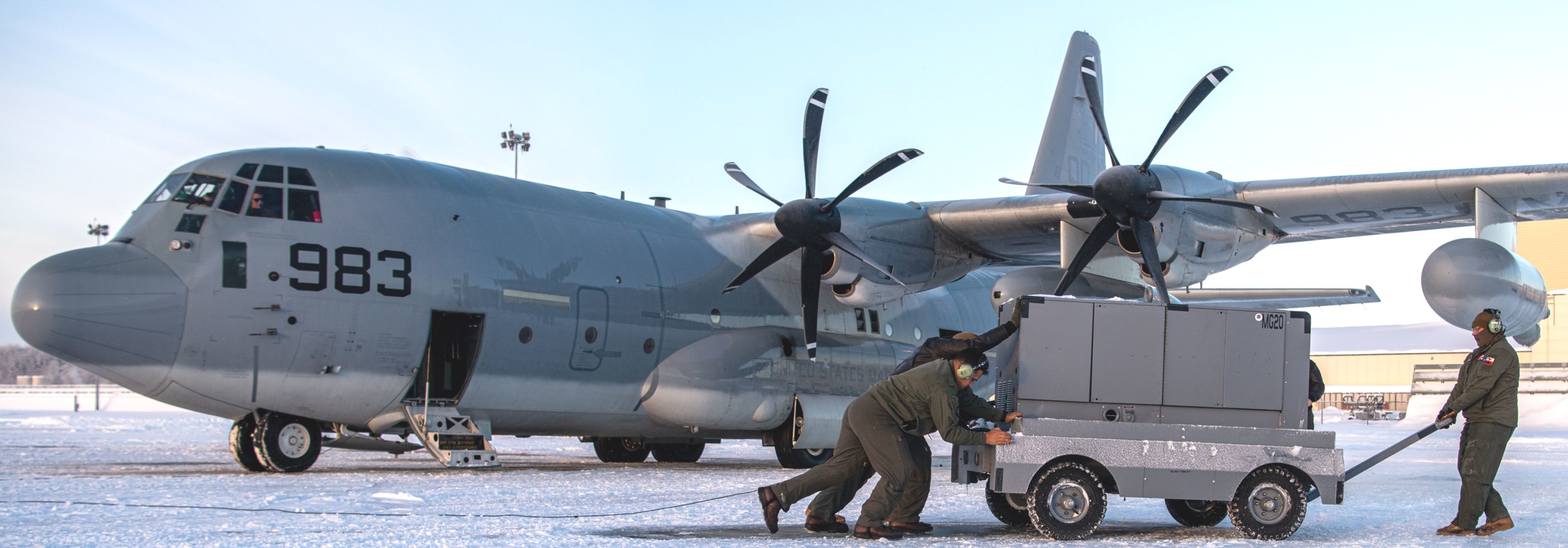 vmgr-152 sumos marine aerial refueler transport squadron kc-130j super hercules usmc 112