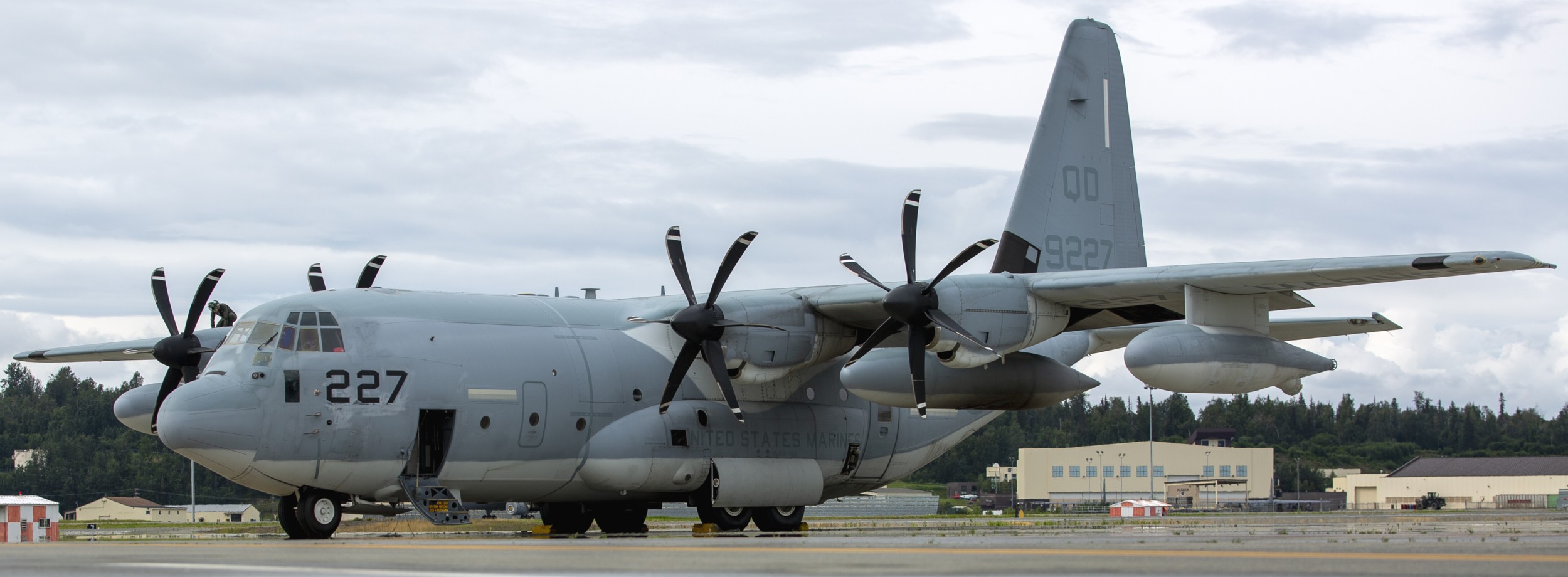 vmgr-152 sumos marine aerial refueler transport squadron kc-130j super hercules joint base elmendorf richardson alaska 122 