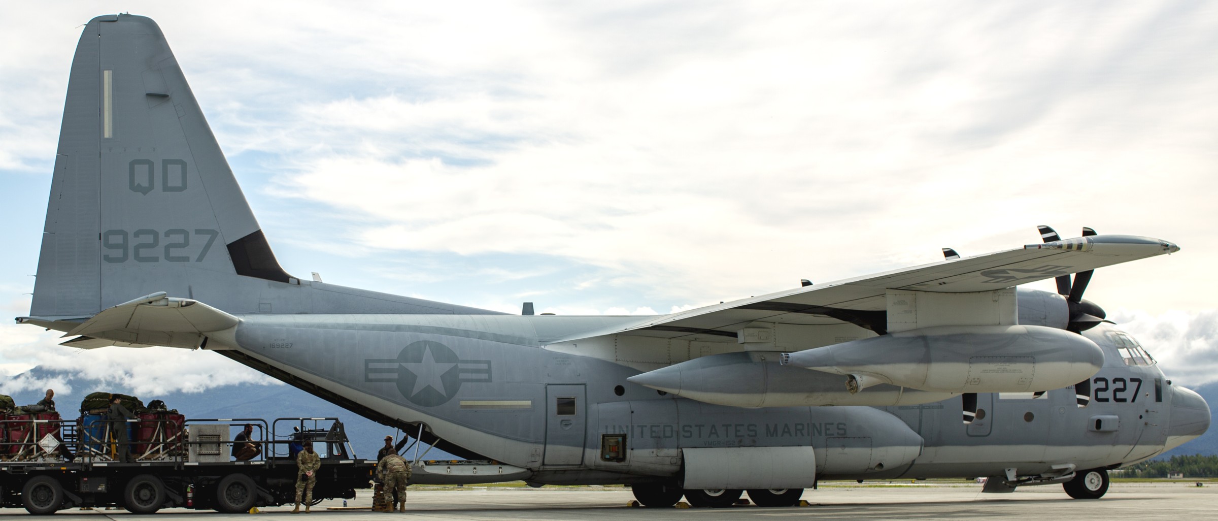 vmgr-152 sumos marine aerial refueler transport squadron kc-130j super hercules usmc elmendorf richardson alaska 125