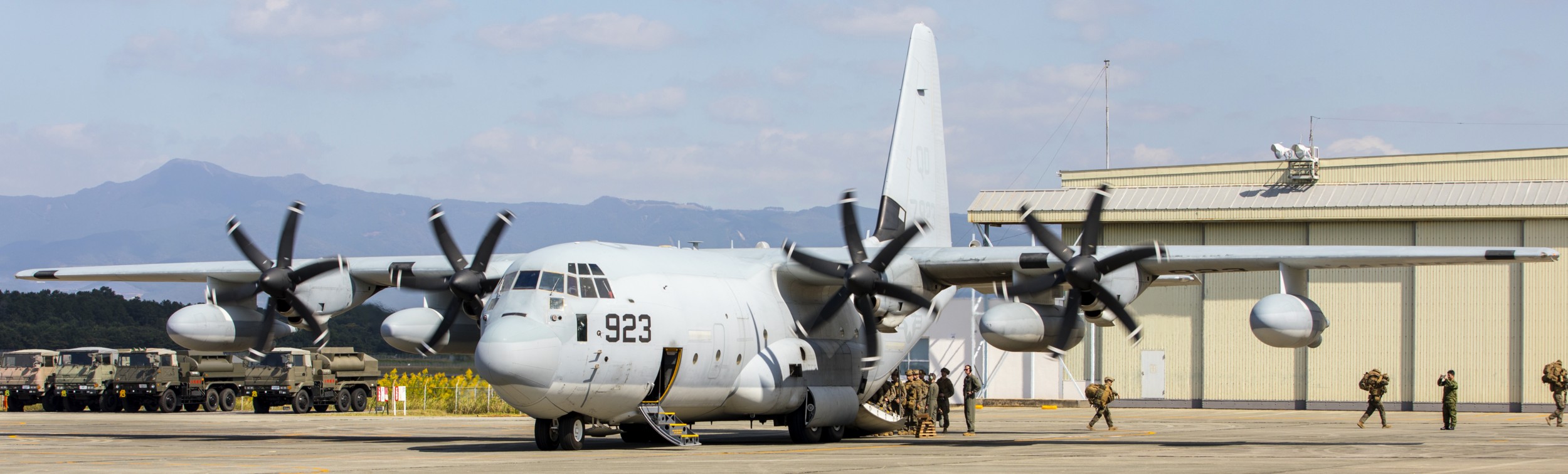 vmgr-152 sumos marine aerial refueler transport squadron kc-130j super hercules usmc 131