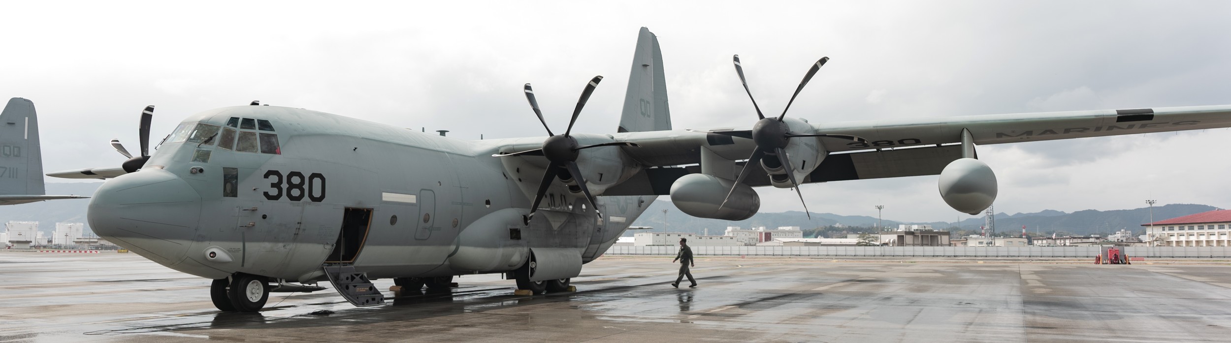 vmgr-152 sumos marine aerial refueler transport squadron kc-130j super hercules kadena air base japan 137 