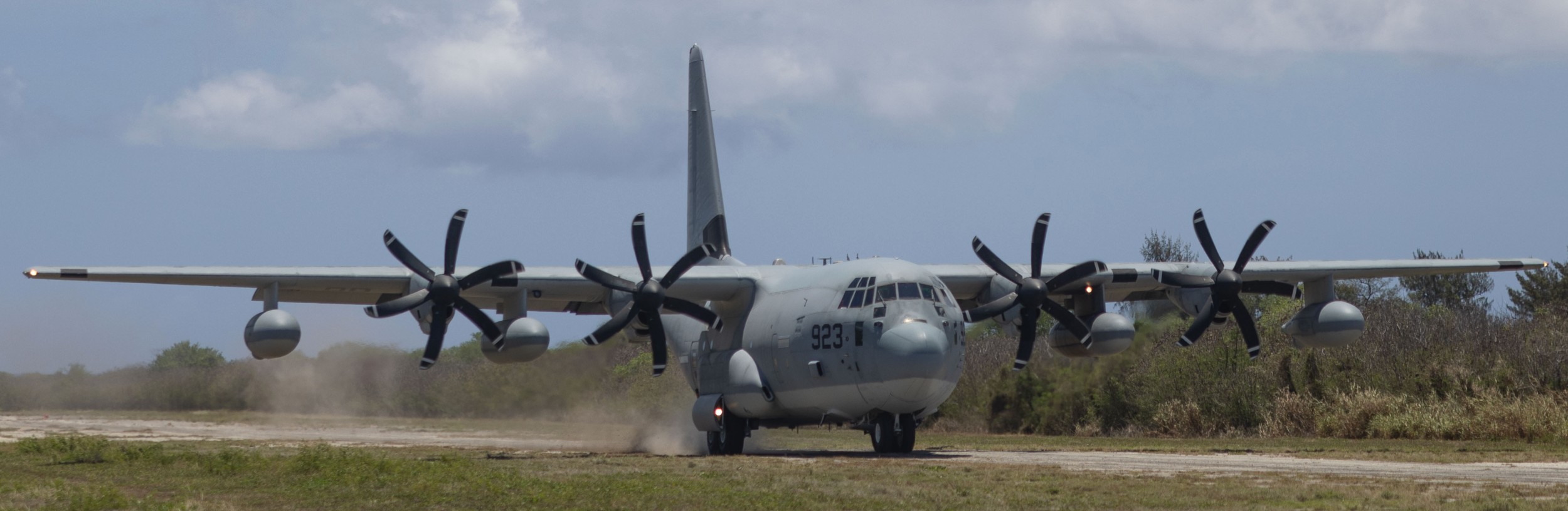 vmgr-152 sumos marine aerial refueler transport squadron kc-130j super hercules andersen afb guam 140 