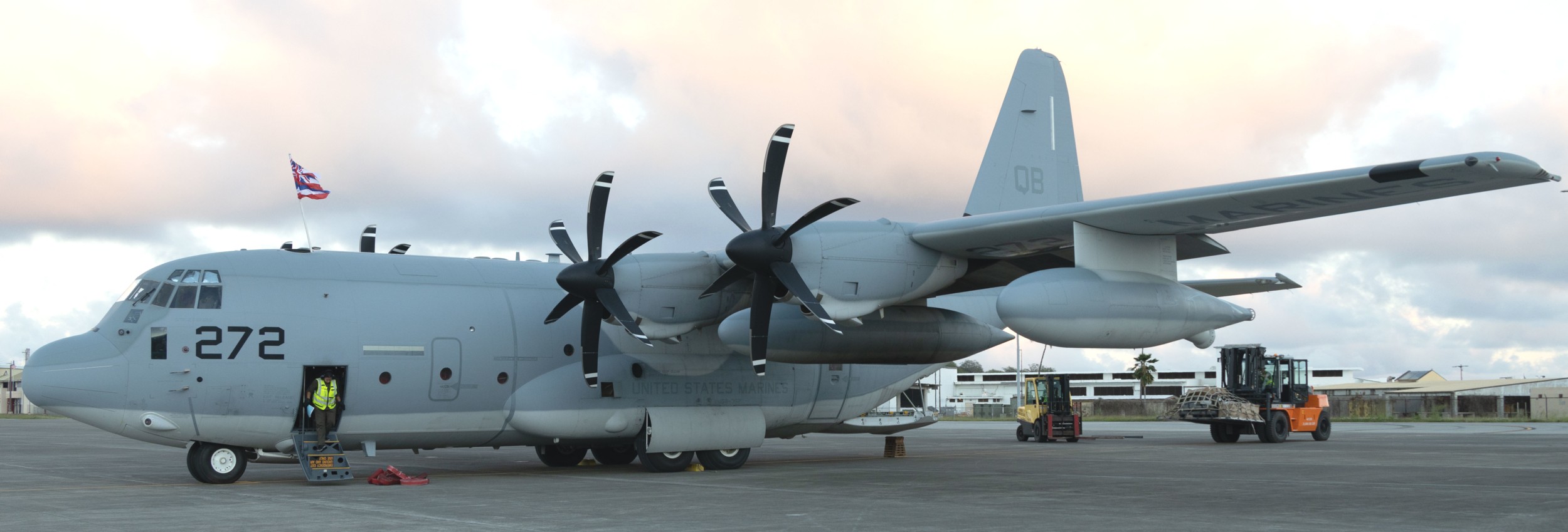 vmgr-153 hercules marine aerial refueler transport squadron kc-130j usmc 03