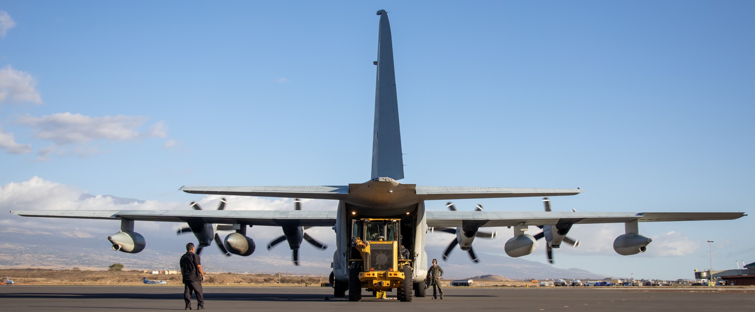 vmgr-153 hercules marine aerial refueler transport squadron kc-130j usmc 09