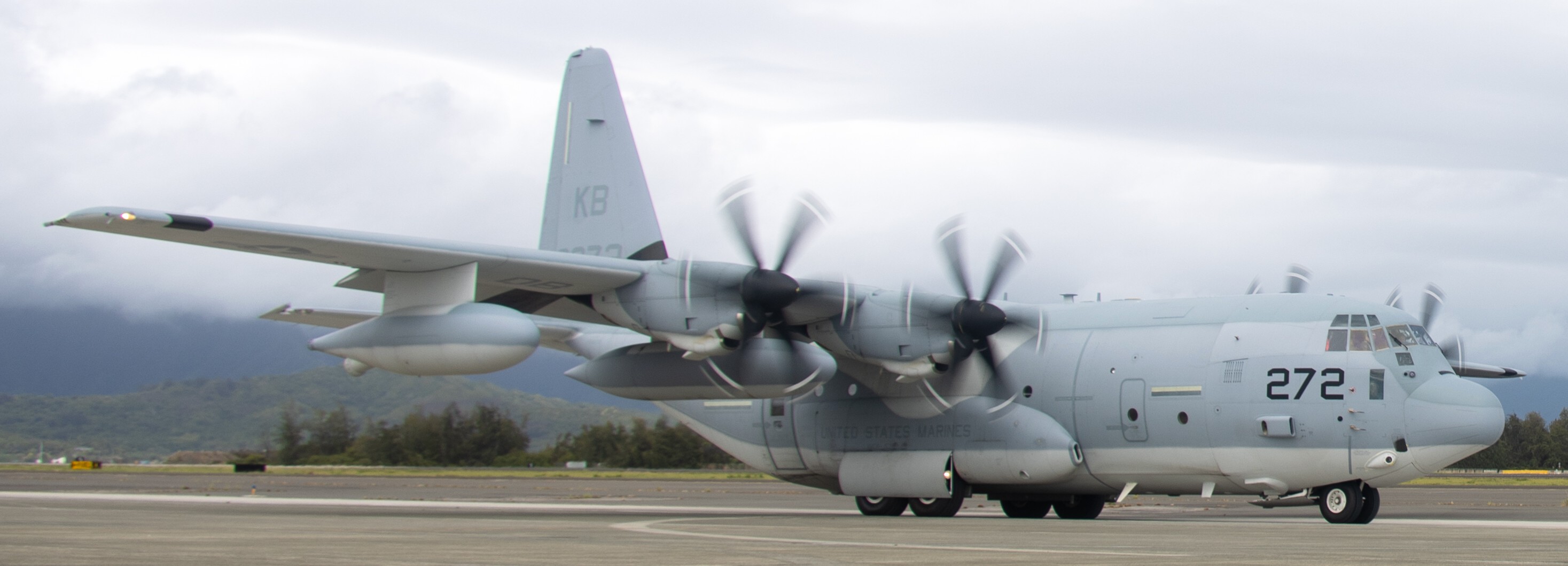 vmgr-153 hercules marine aerial refueler transport squadron kc-130j usmc 14