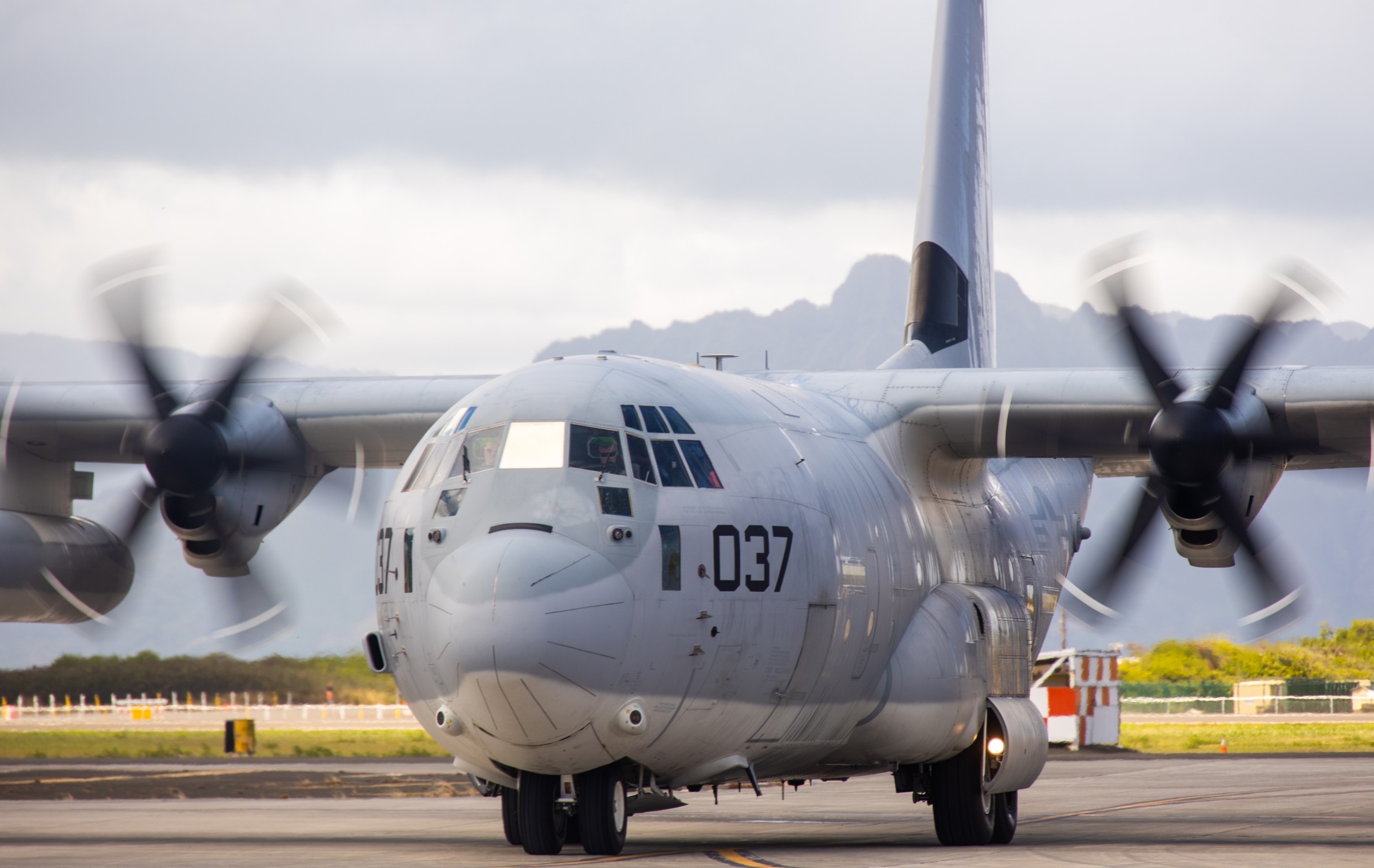 vmgr-153 hercules marine aerial refueler transport squadron kc-130j mcas kaneohe bay hawaii 19 