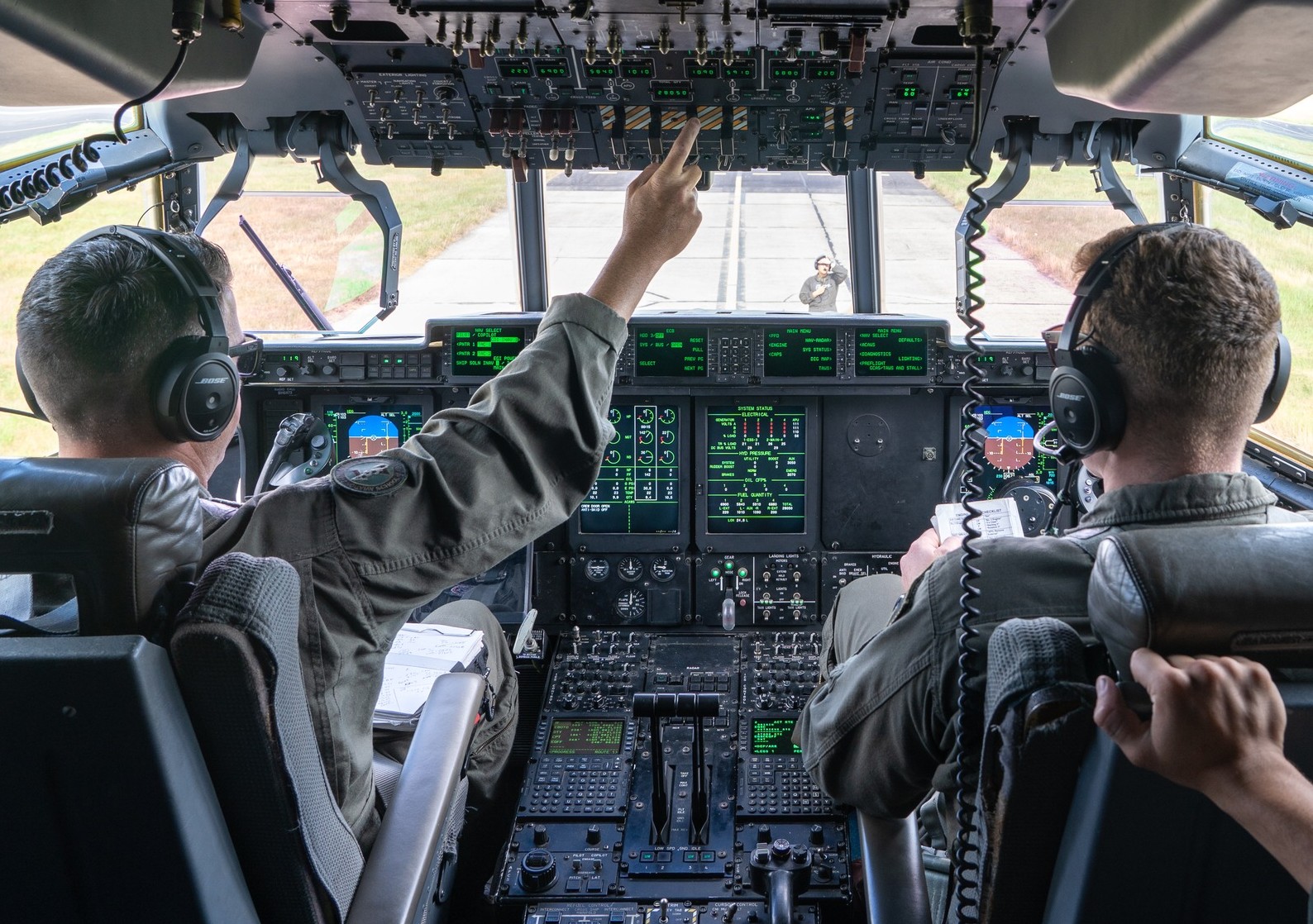 vmgr-234 rangers marine aerial refueler transport squadron kc-130j super hercules cockpit view 39 