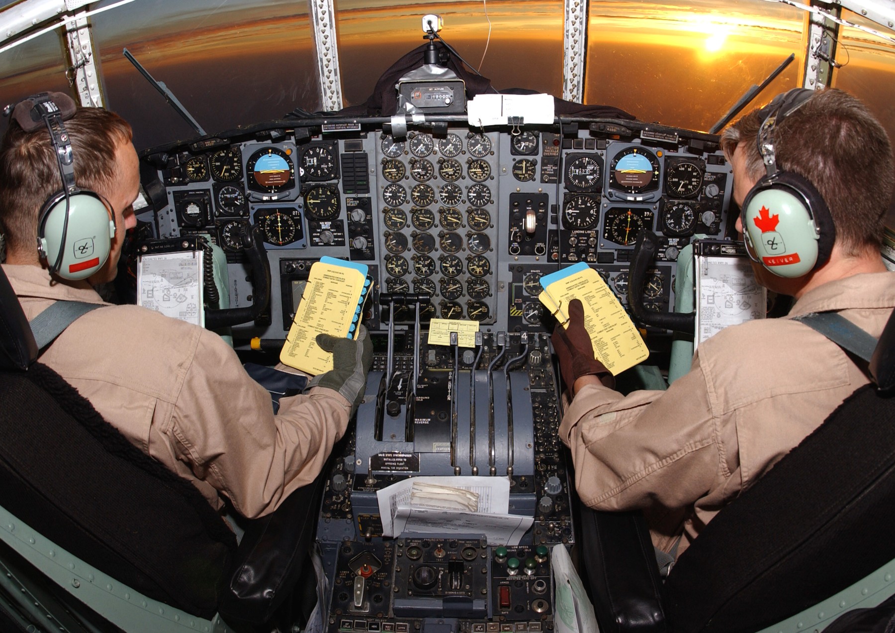 vmgr-252 otis marine aerial refueler transport squadron kc-130r hercules usmc cockpit view 13