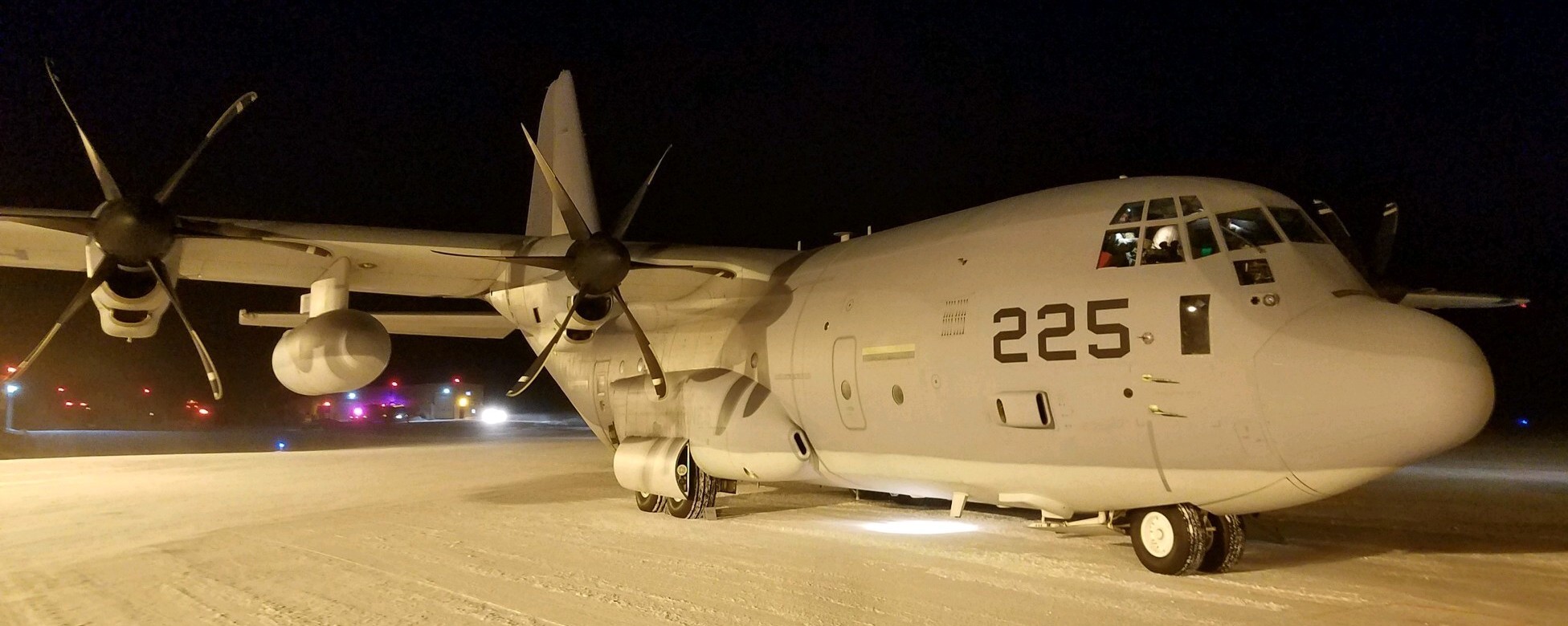 vmgr-252 otis marine aerial refueler transport squadron kc-130j super hercules canadian forces alert nunavut 58 