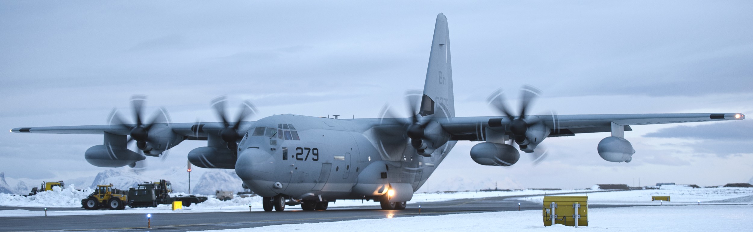 vmgr-252 otis marine aerial refueler transport squadron kc-130j super hercules andoya air station norway nato 114