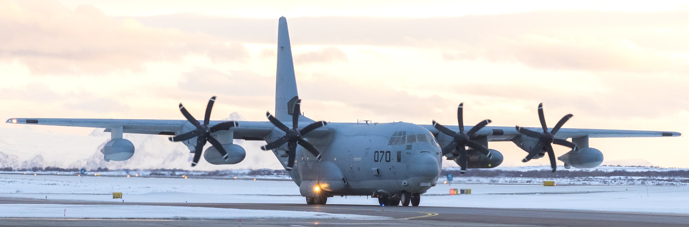 vmgr-252 otis marine aerial refueler transport squadron kc-130j super hercules usmc 115