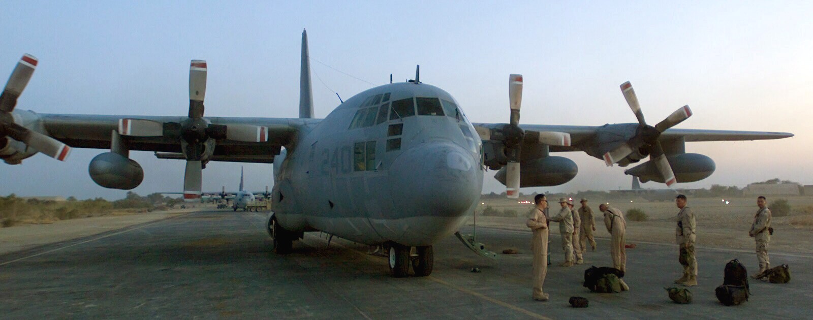 vmgr-352 raiders marine aerial refueler transport squadron kc-130r hercules usmc 14