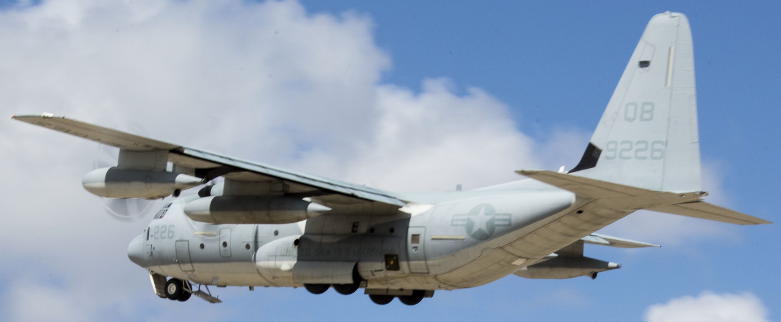 vmgr-352 raiders marine aerial refueler transport squadron kc-130j super hercules usmc 72