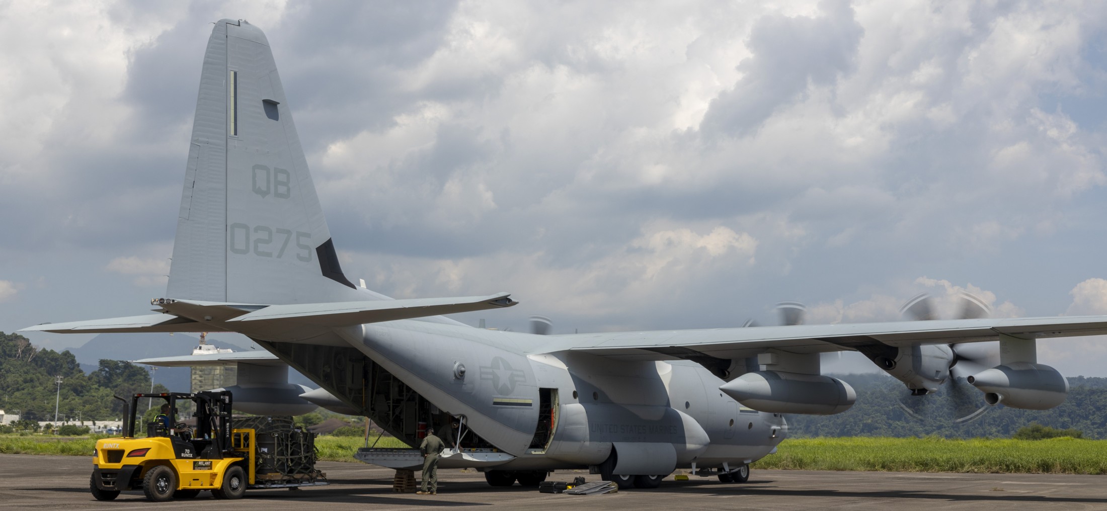 vmgr-352 raiders marine aerial refueler transport squadron kc-130j super hercules subic bay airport philippines 103