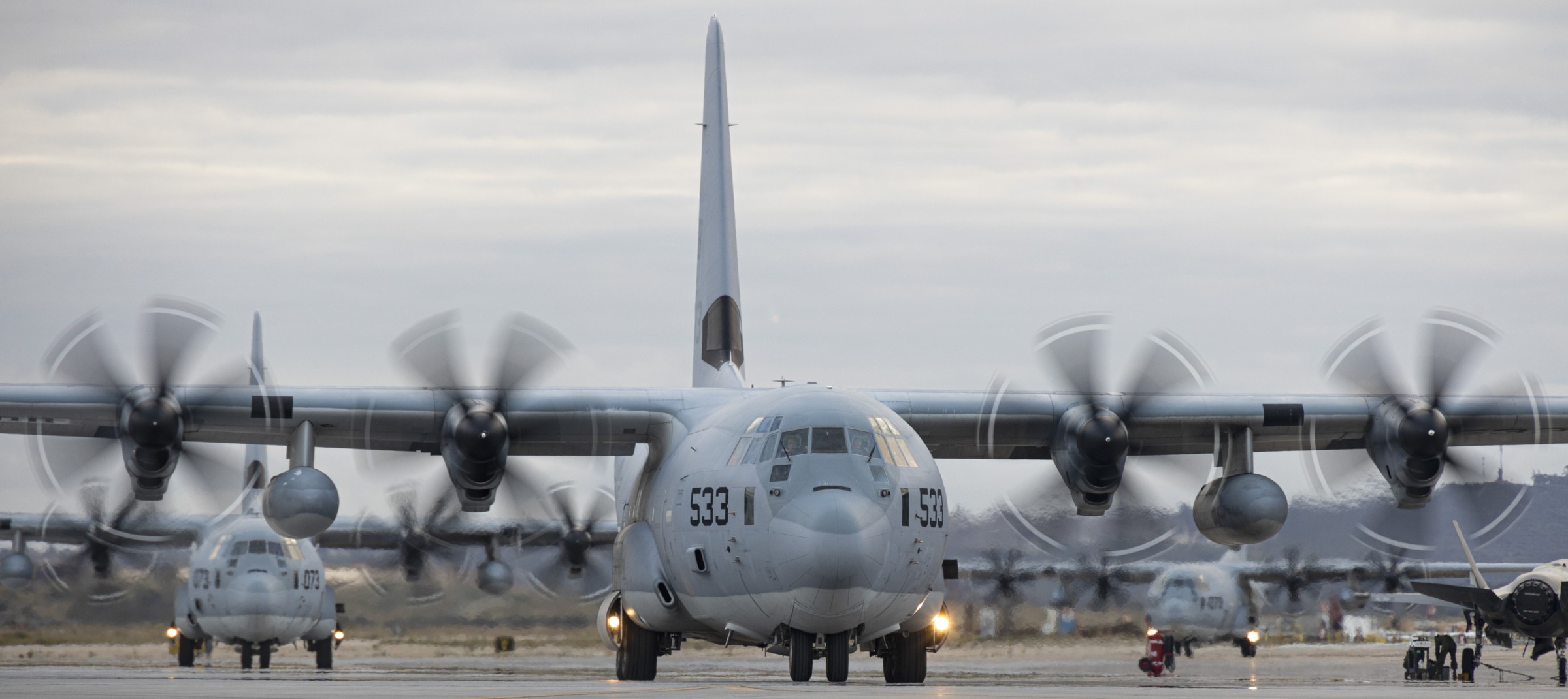 vmgr-352 raiders marine aerial refueler transport squadron kc-130j super hercules usmc 112