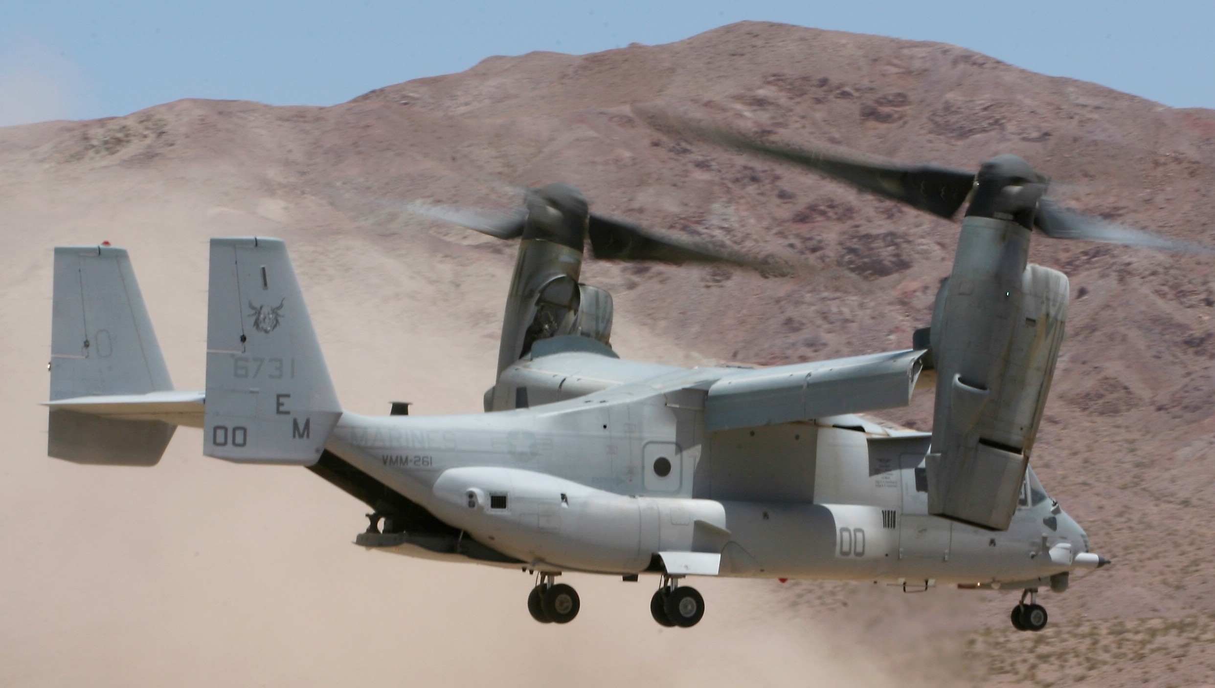 vmm-261 raging bulls marine medium tiltrotor squadron mv-22b osprey usmc mcas new river