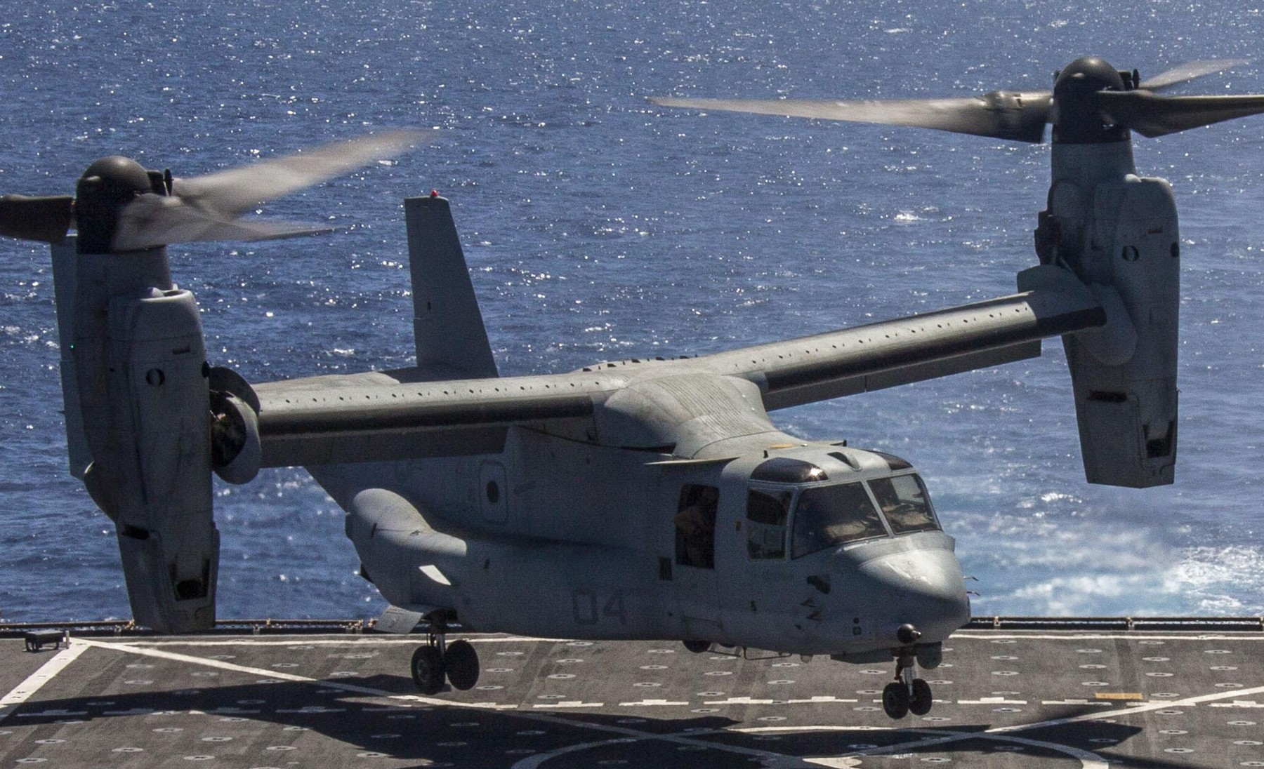 vmm-266 fighting griffins mv-22b osprey uss carter hall lsd-50 2013 24