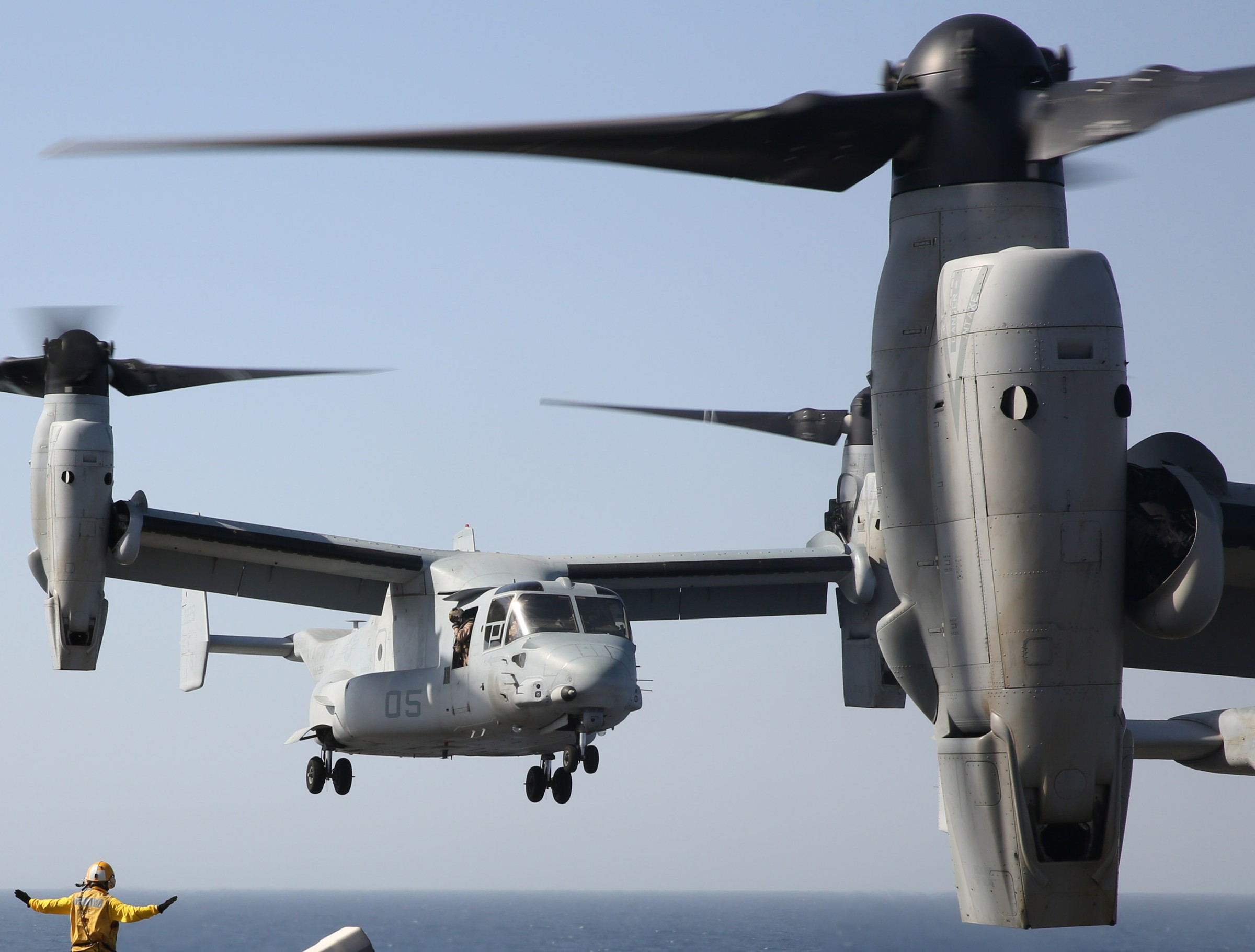 vmm-266 fighting griffins mv-22b osprey uss kearsarge lhd-3 2013 25