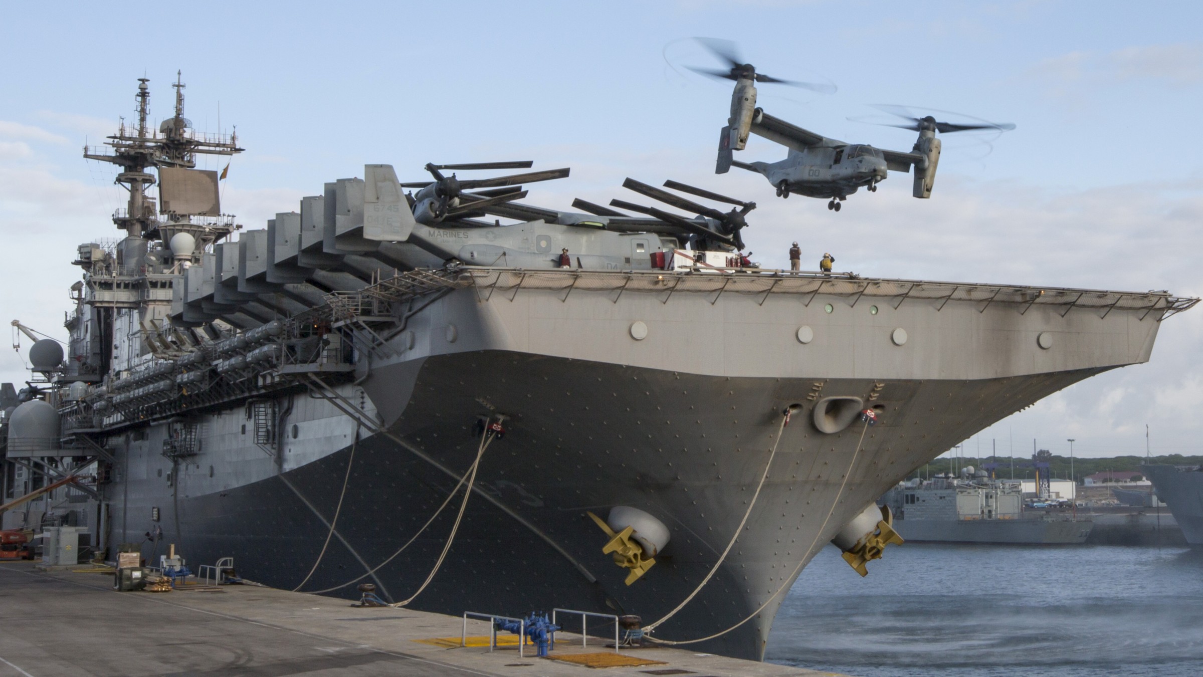 vmm-266 fighting griffins mv-22b osprey uss kearsarge lhd-3 2013 43