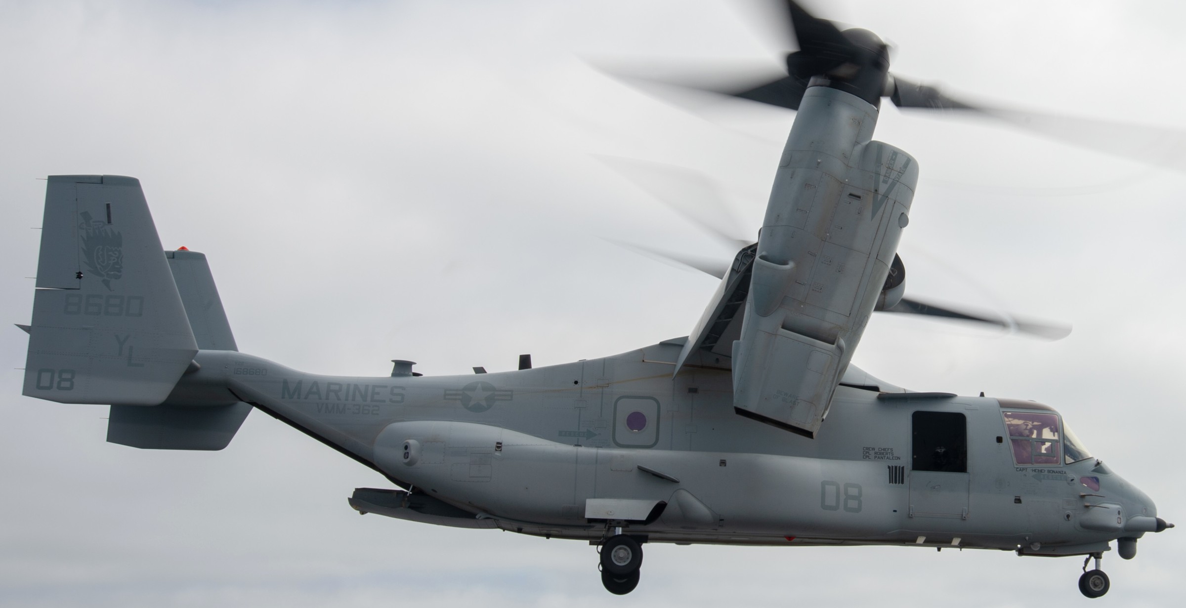 vmm-362 ugly angels marine medium tiltrotor squadron mv-22b osprey lhd-2 uss essex 36