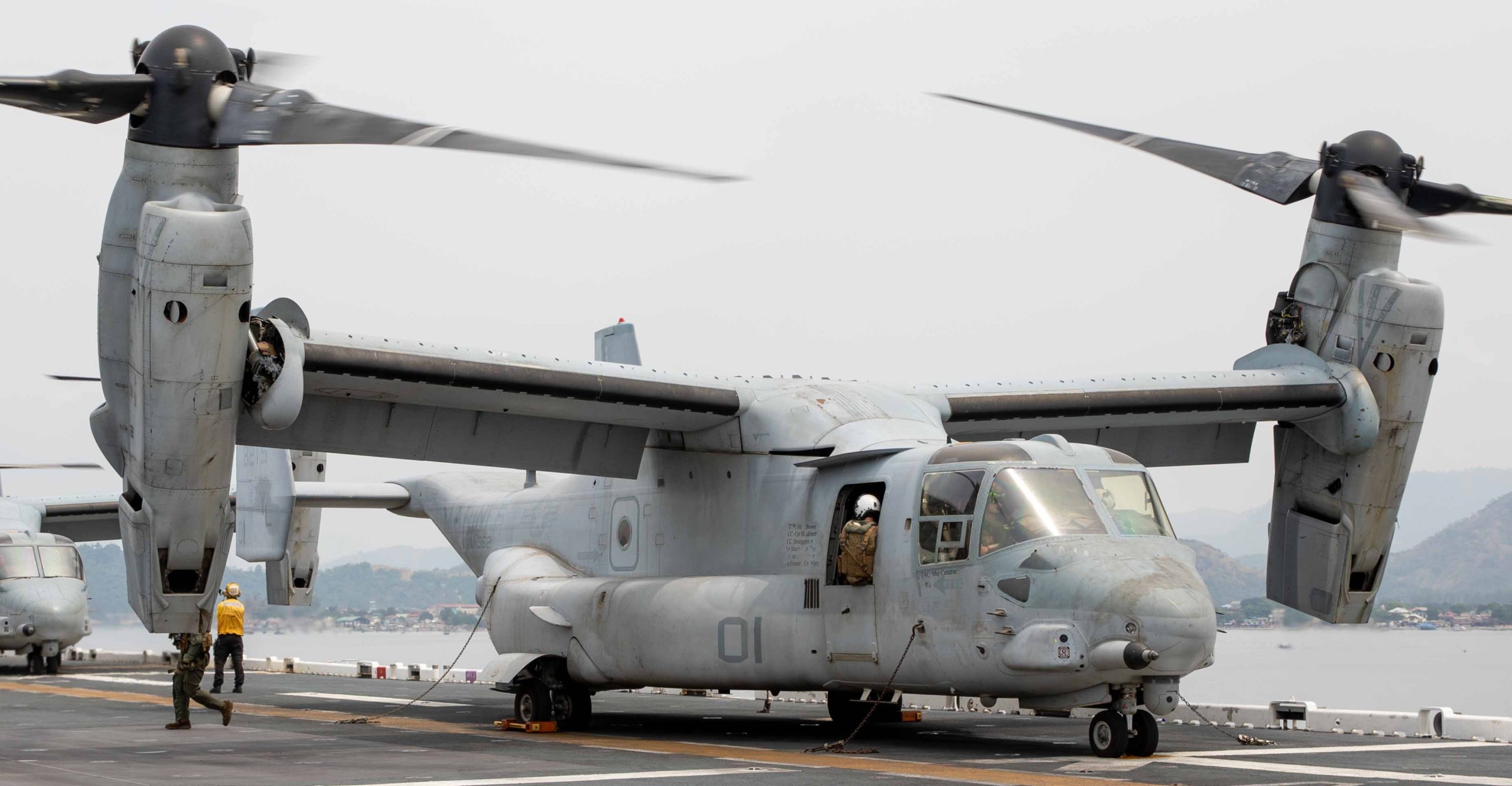 vmm-362 ugly angels marine medium tiltrotor squadron mv-22b osprey lhd-8 uss makin island 59