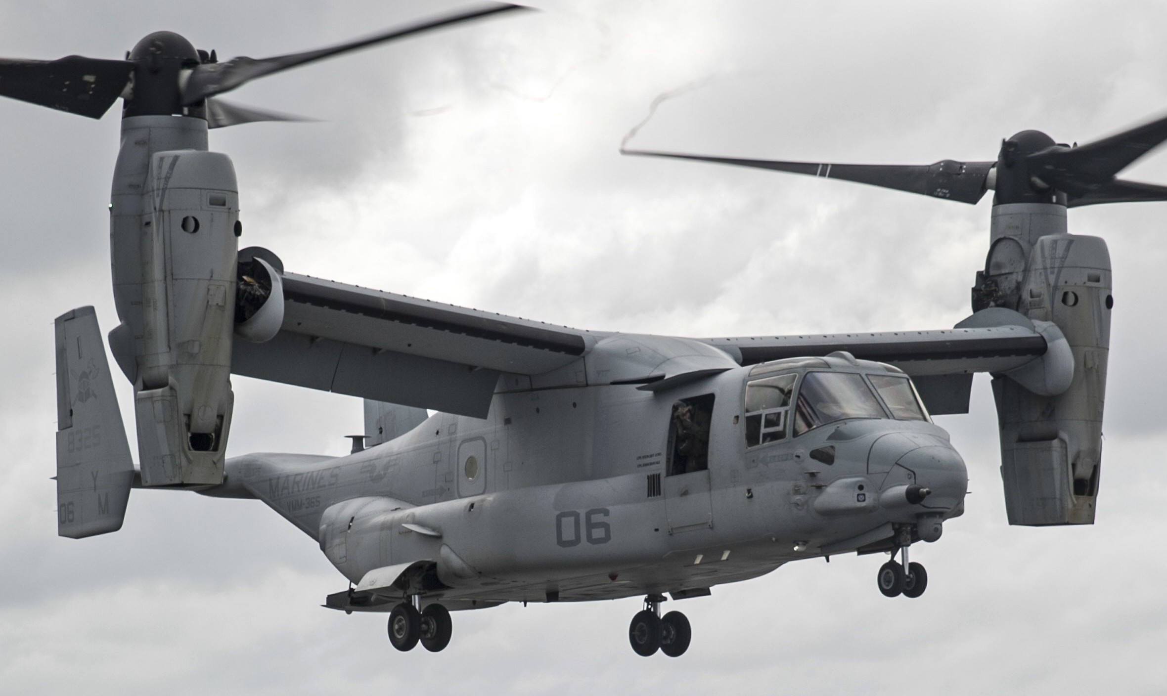 vmm-365 blue knights mv-22b osprey uss george washington cvn-73 2016 71