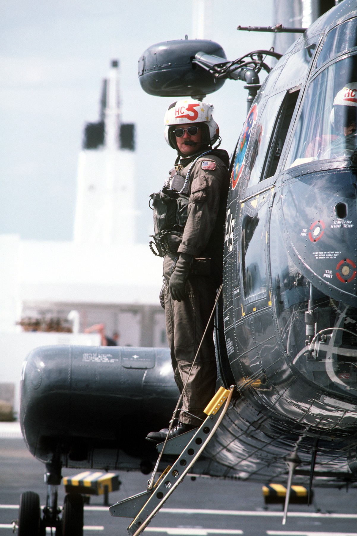 hc-5 providers helicopter combat support squadron navy hh-46a sea knight 69