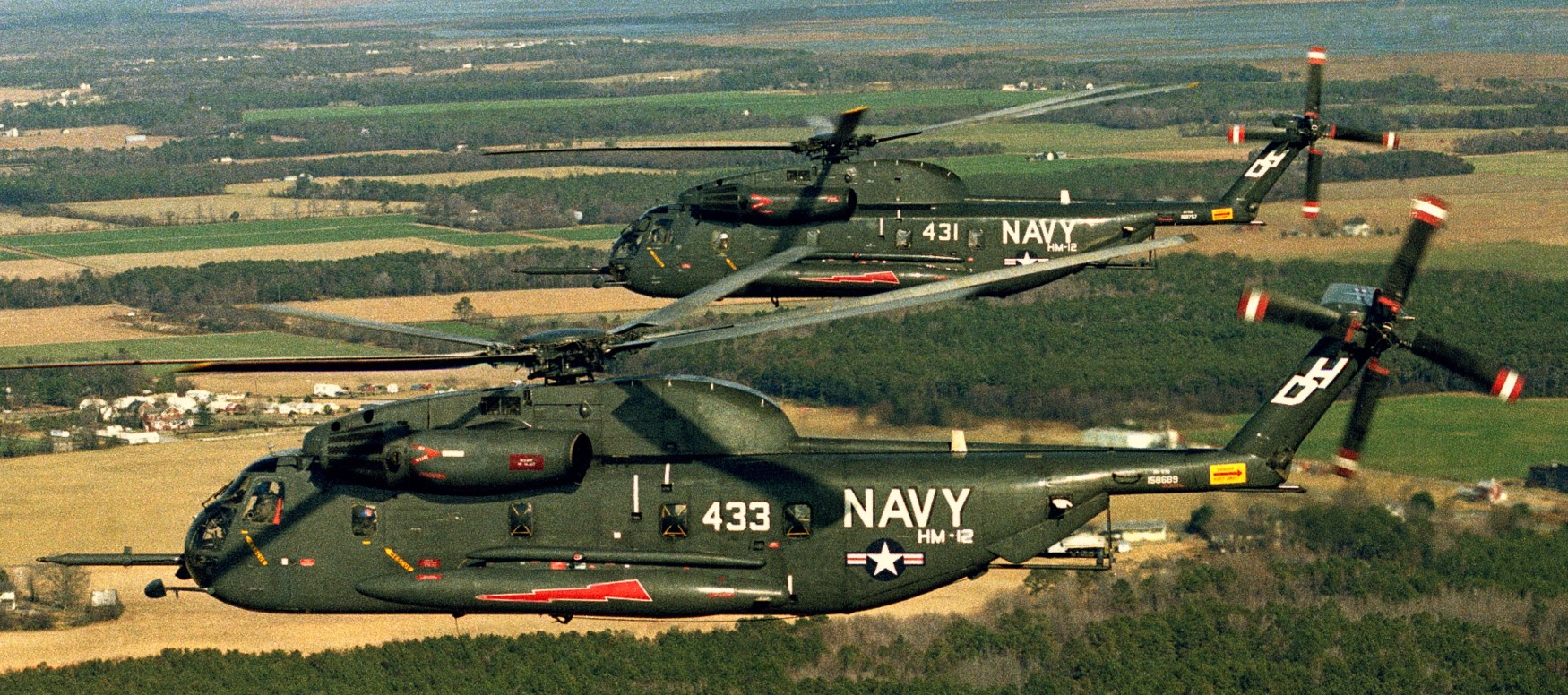 hm-12 sea dragons helicopter mine countermeasures squadron navy rh-53d sea stallion 15
